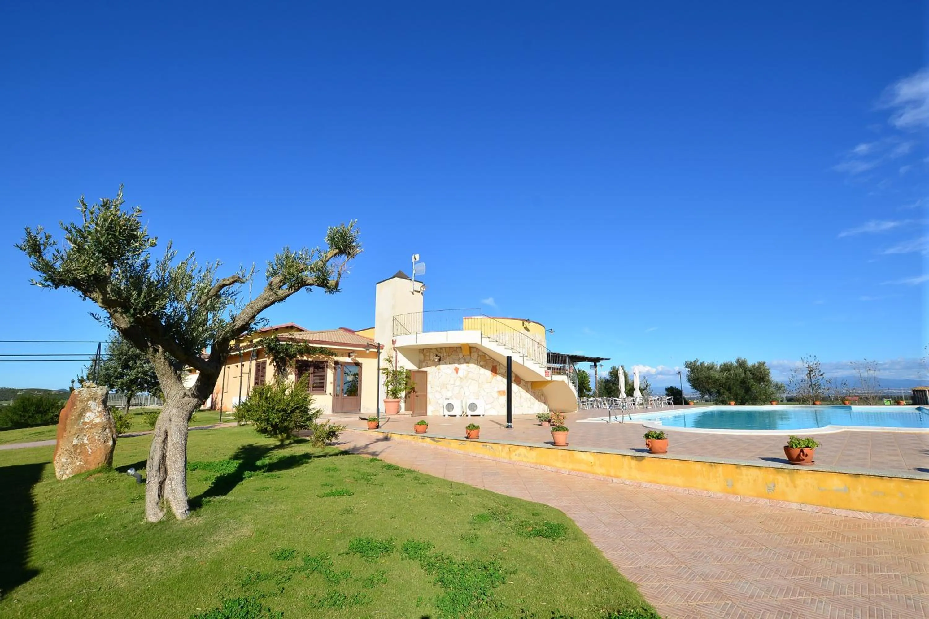 Facade/entrance in Albergo Ristorante Pizzeria Monte Arcosu