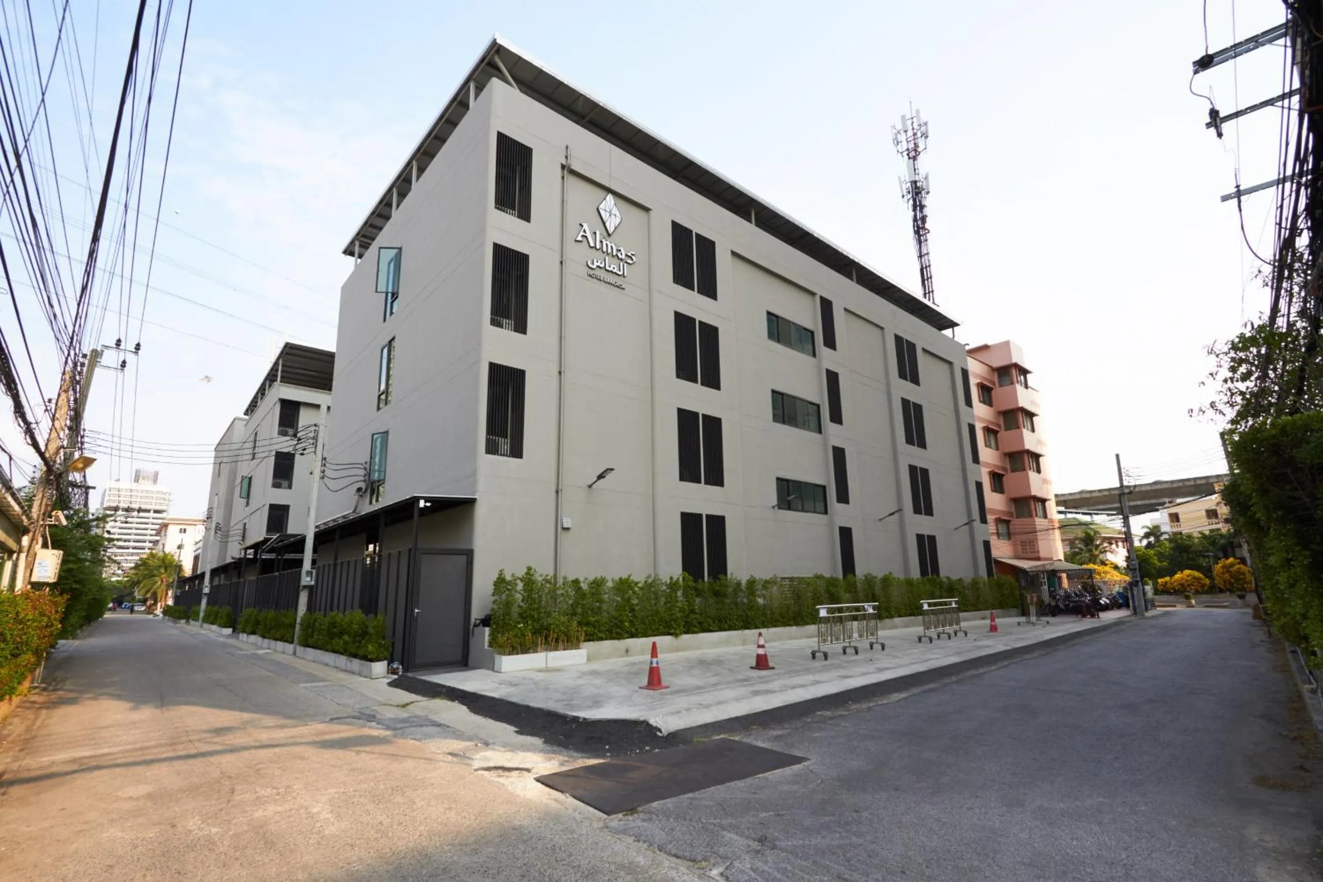 Property building in Almas Hotel Bangkok