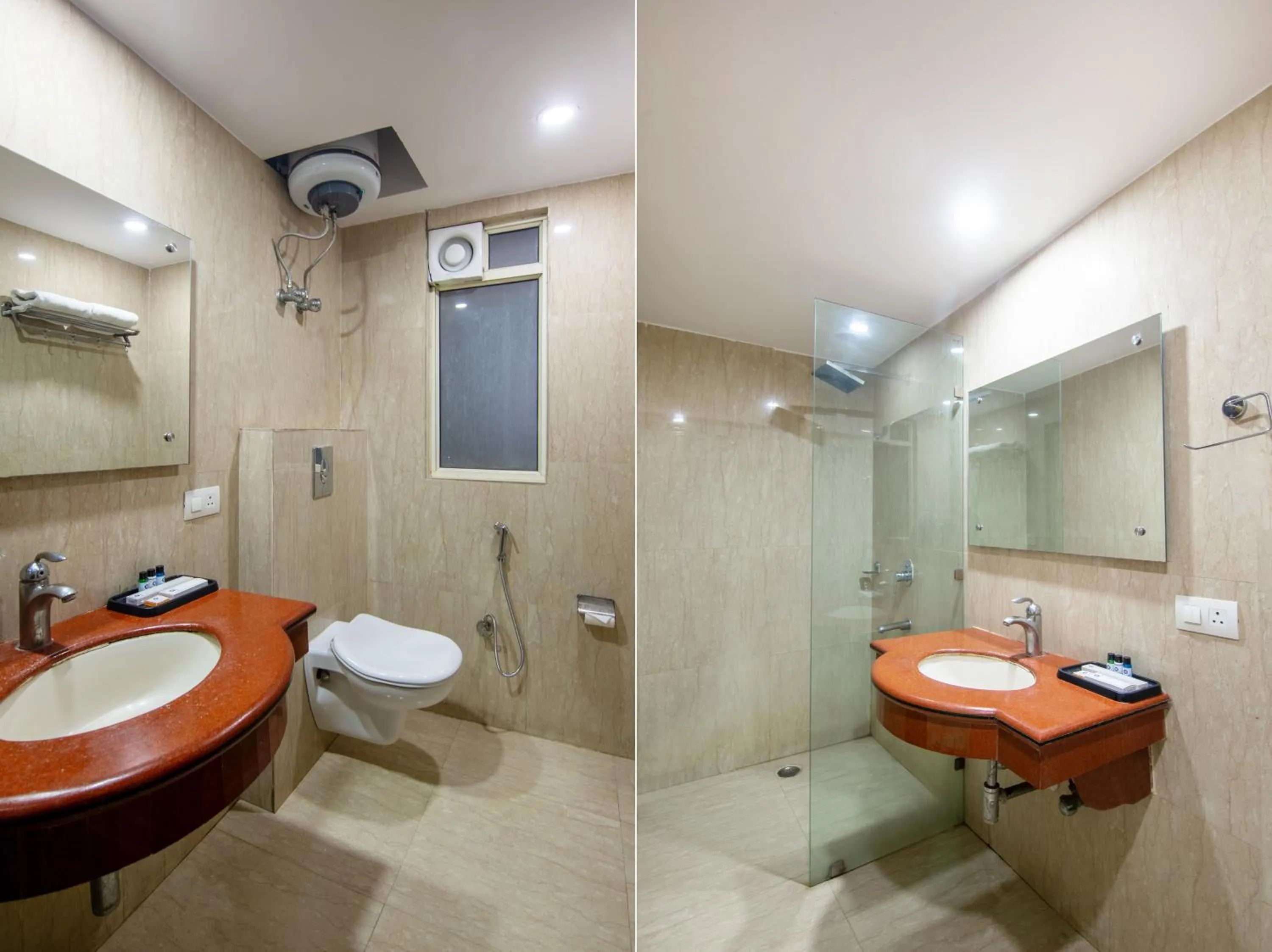 Toilet in The Lohmod- Boutique Hotel At Delhi Airport