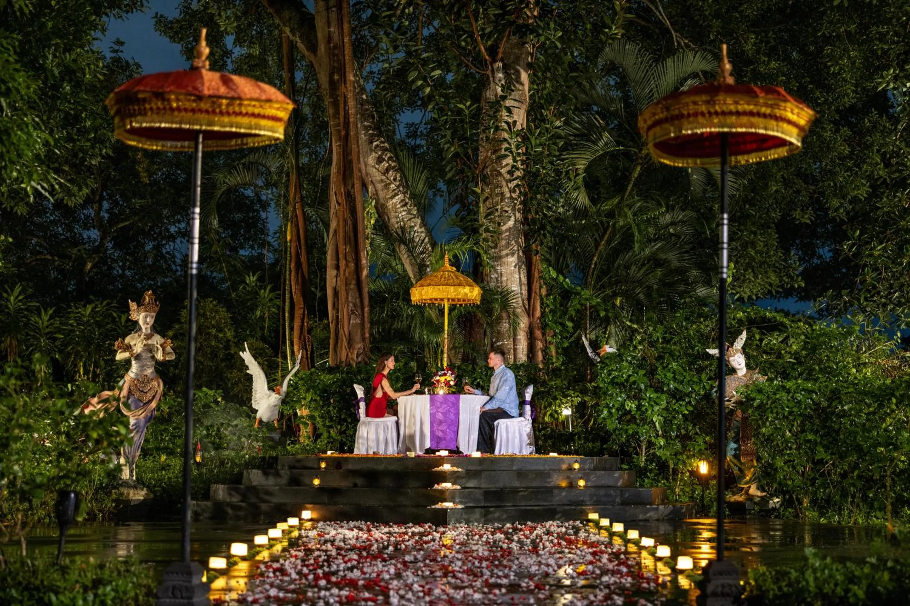 Dinner in Swan Paradise A Pramana Experience