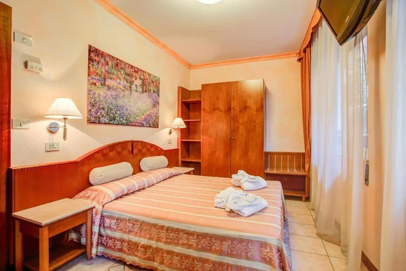 Bedroom, Bed in Hotel Rosalba - Valentini Family Village