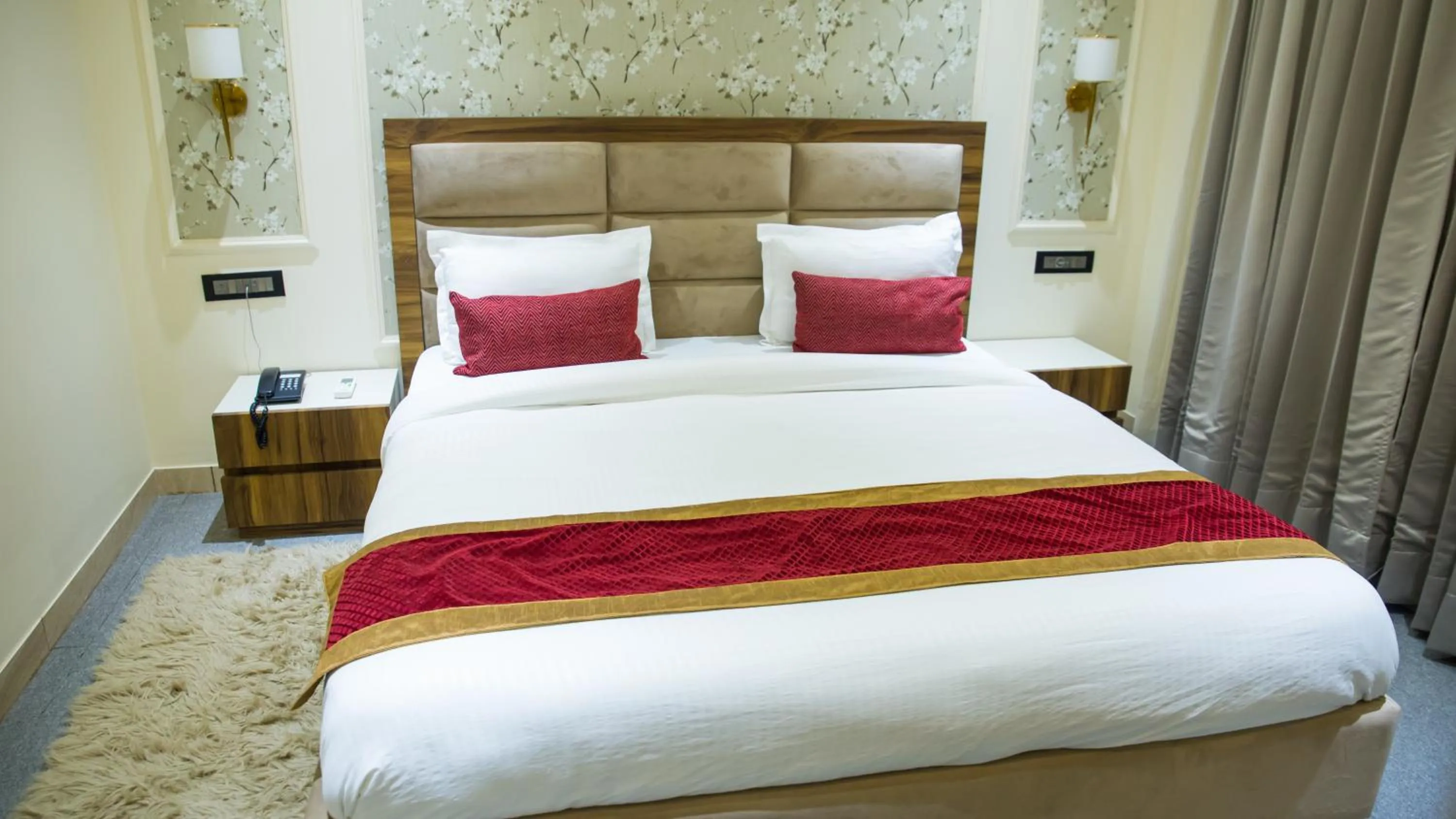 Bed in Royal 9 hotel & Banquet