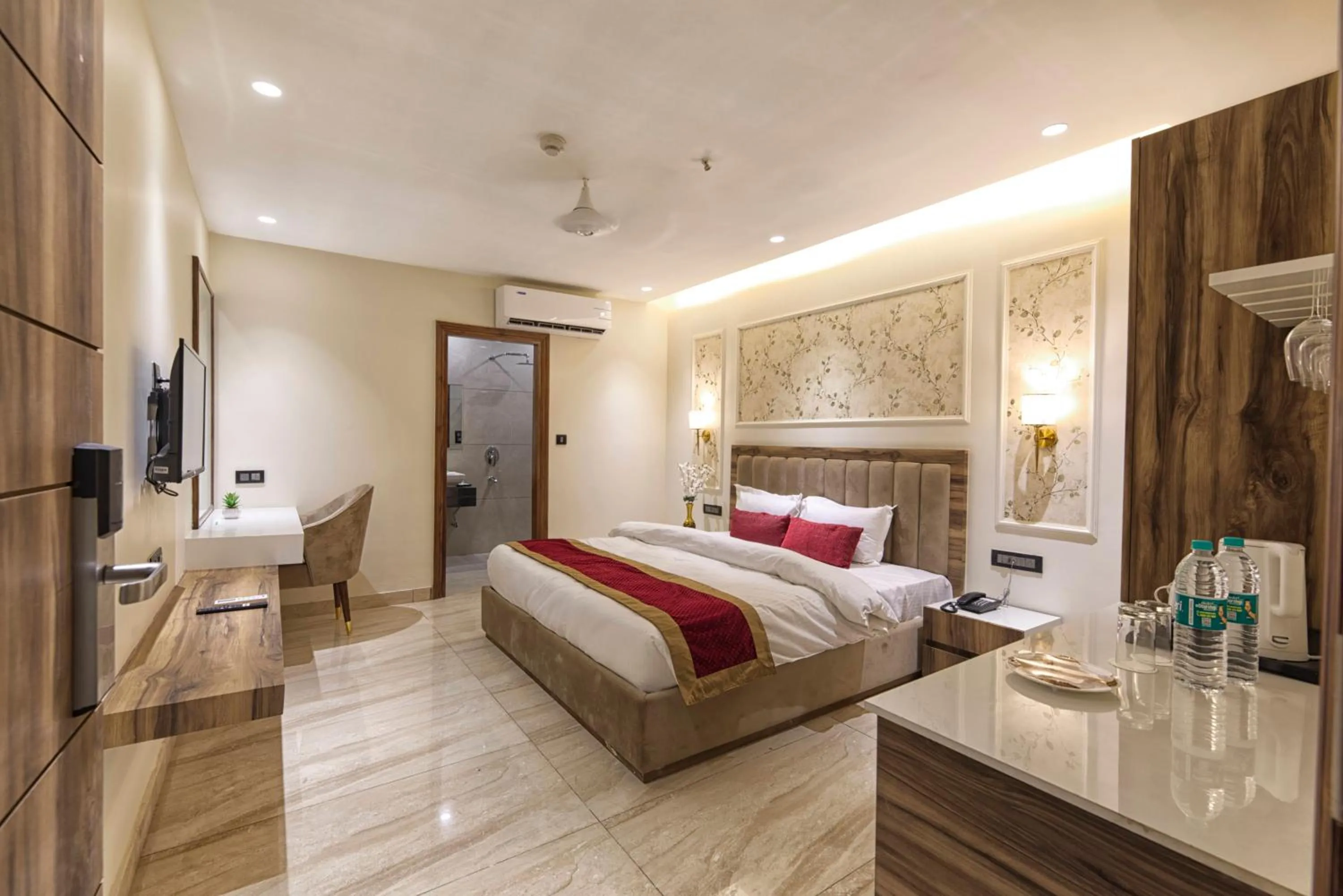 Bedroom, Bed in Royal 9 hotel & Banquet