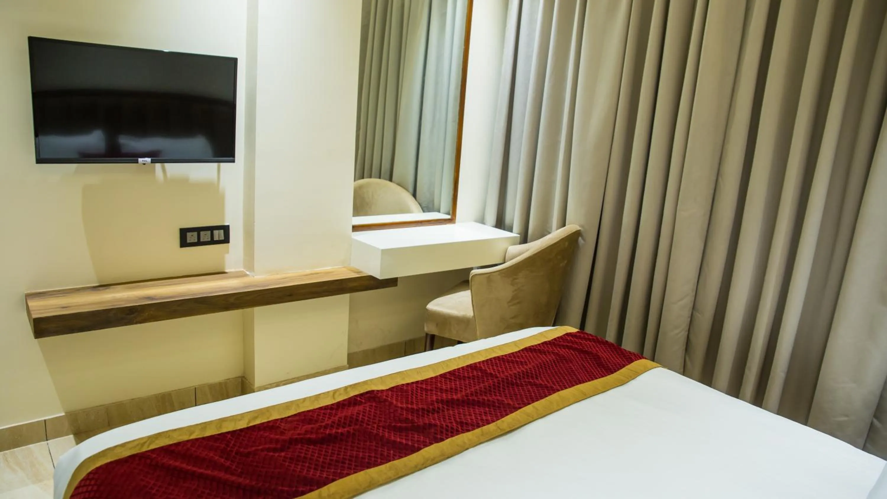 Bed in Royal 9 hotel & Banquet