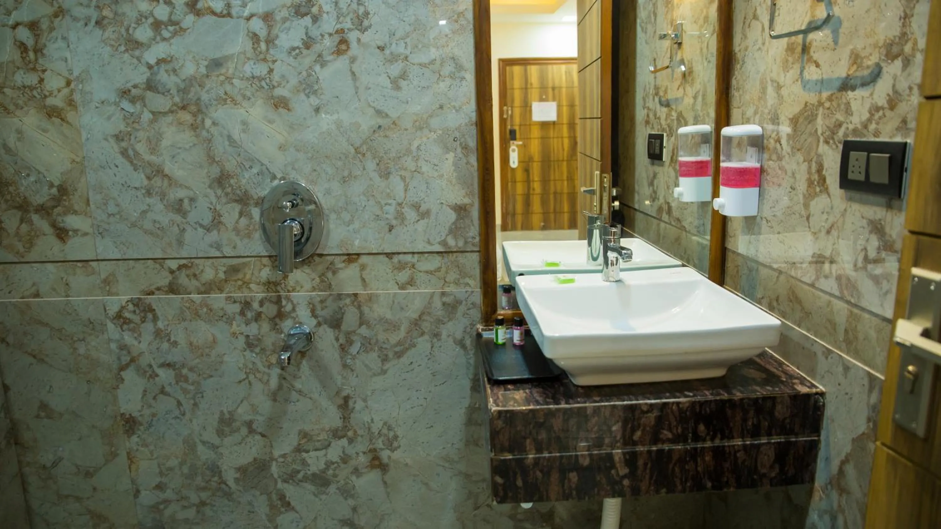 Bathroom in Royal 9 hotel & Banquet