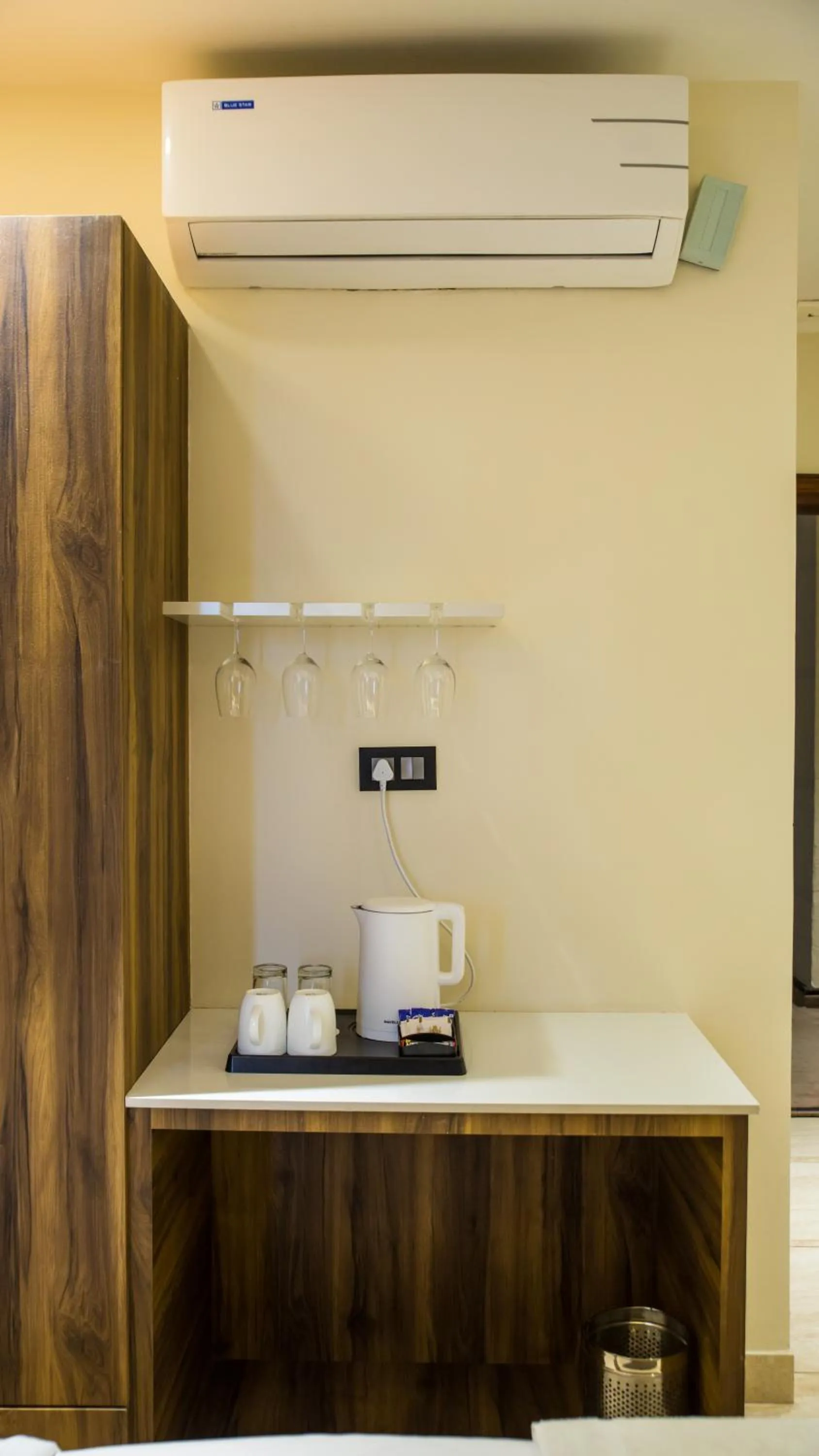 Coffee/tea facilities in Royal 9 hotel & Banquet