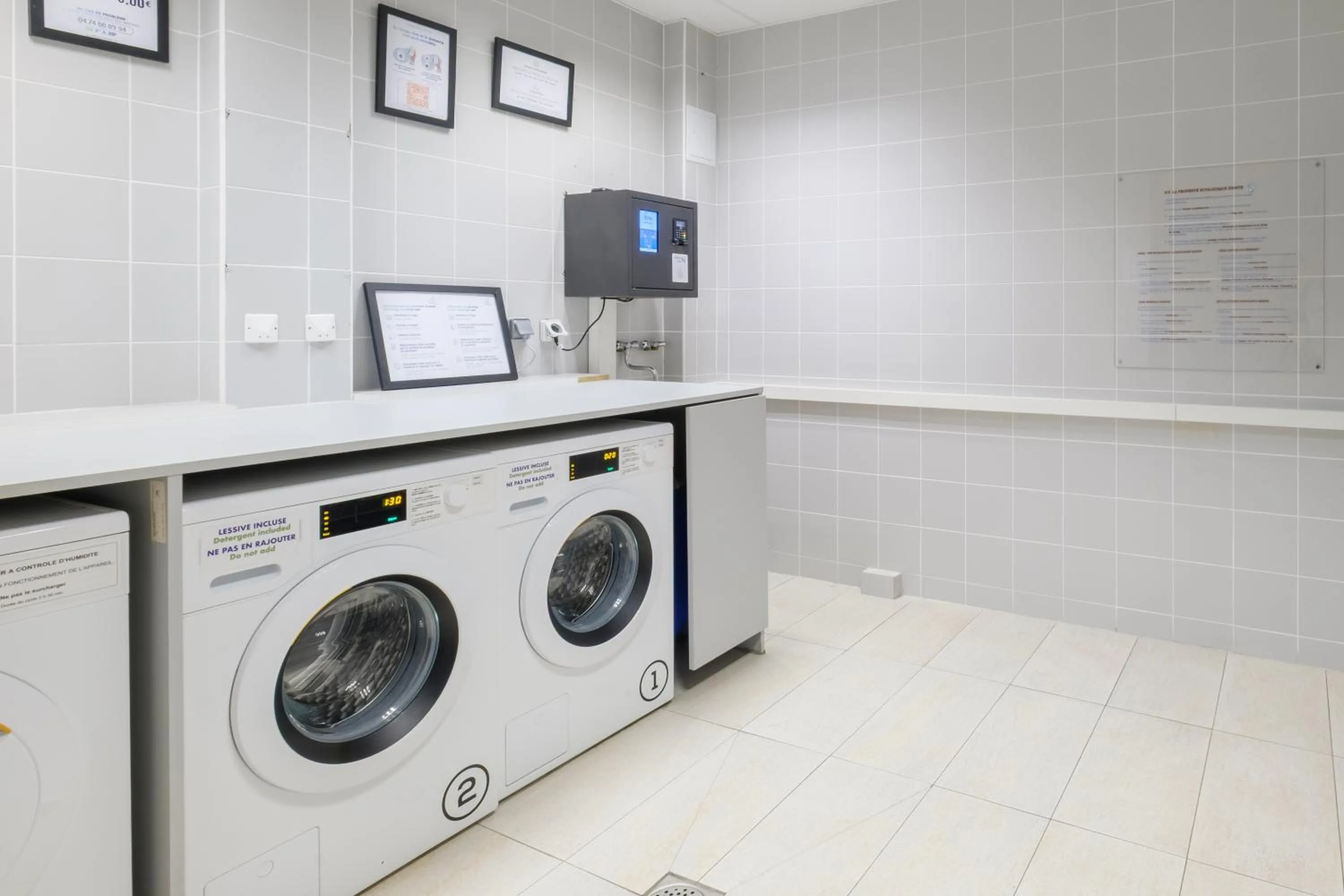 washing machine in Résidence Pierre & Vacances Premium Julia Augusta