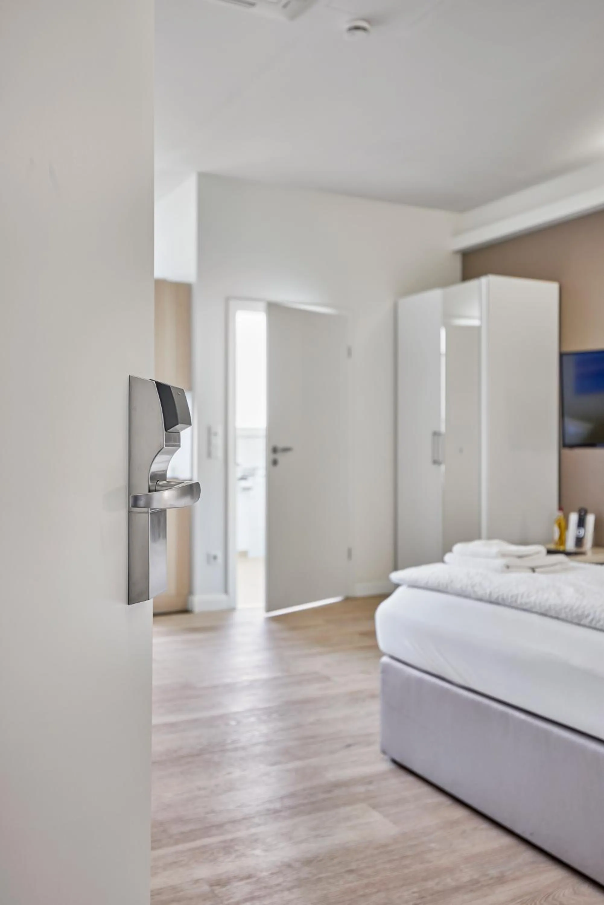 Photo of the whole room, Bed in Boardinghotel Heidelberg