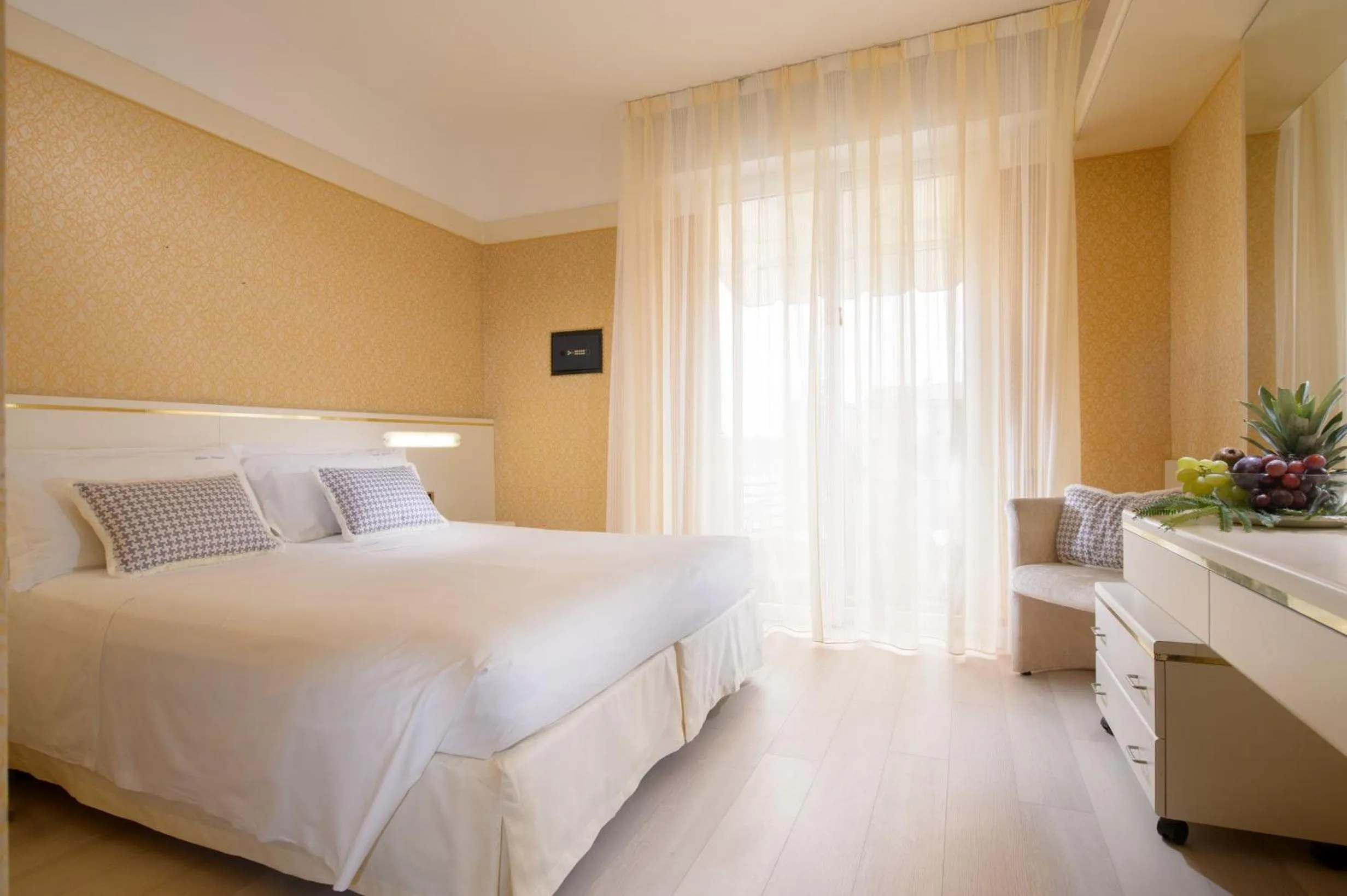 Bedroom, Bed in Hotel Bristol