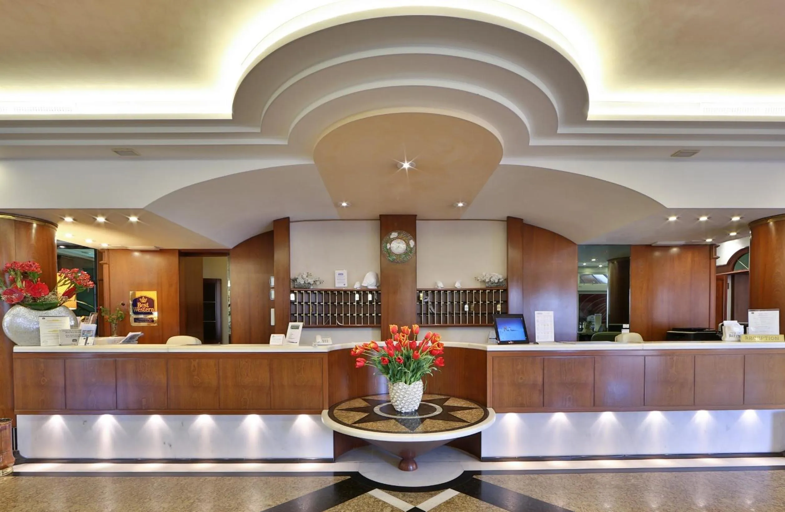 Lobby or reception in Hotel Bristol