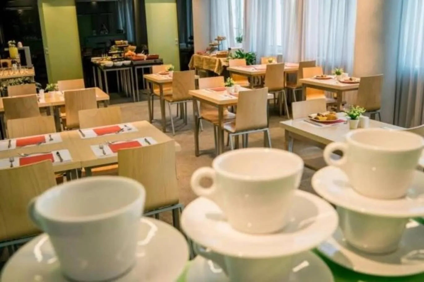 Restaurant/places to eat in Hotel Argo