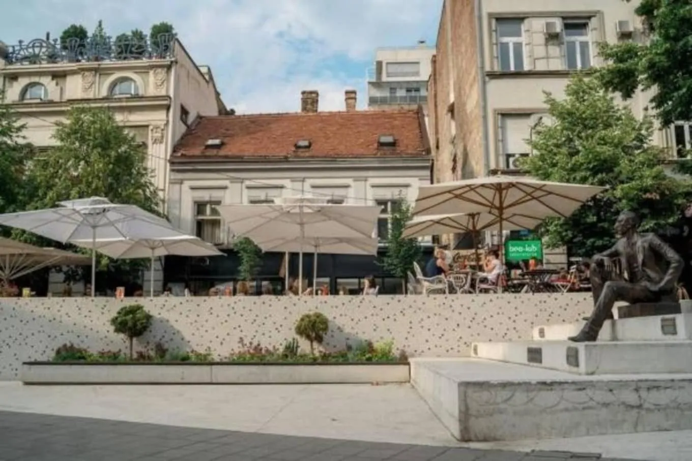 Restaurant/places to eat in Hotel Argo