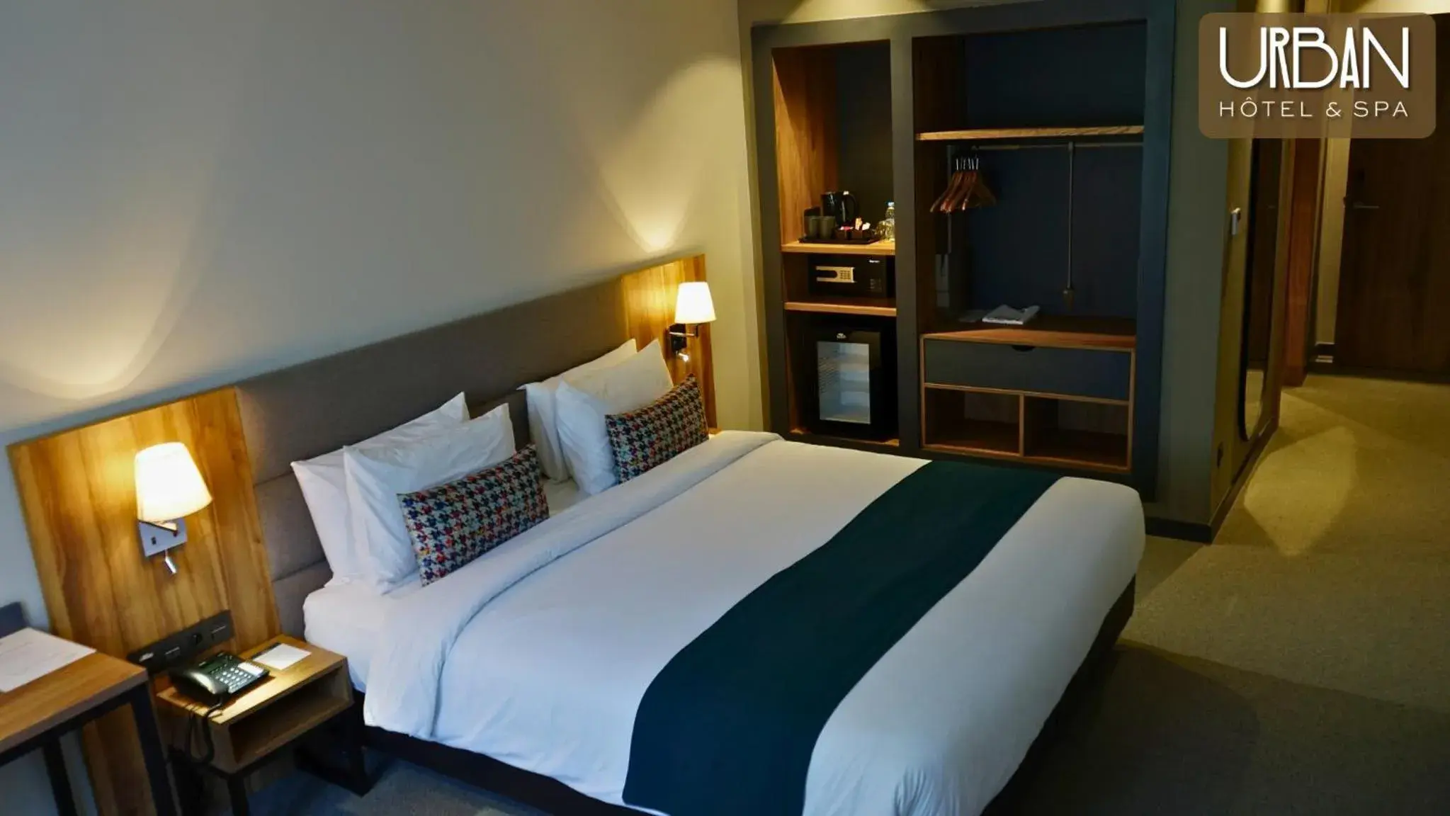 Double Room with Pool View - single occupancy in Urban Hotel & Spa Double Room with Pool View - single occupancy in Urban Hotel & Spa