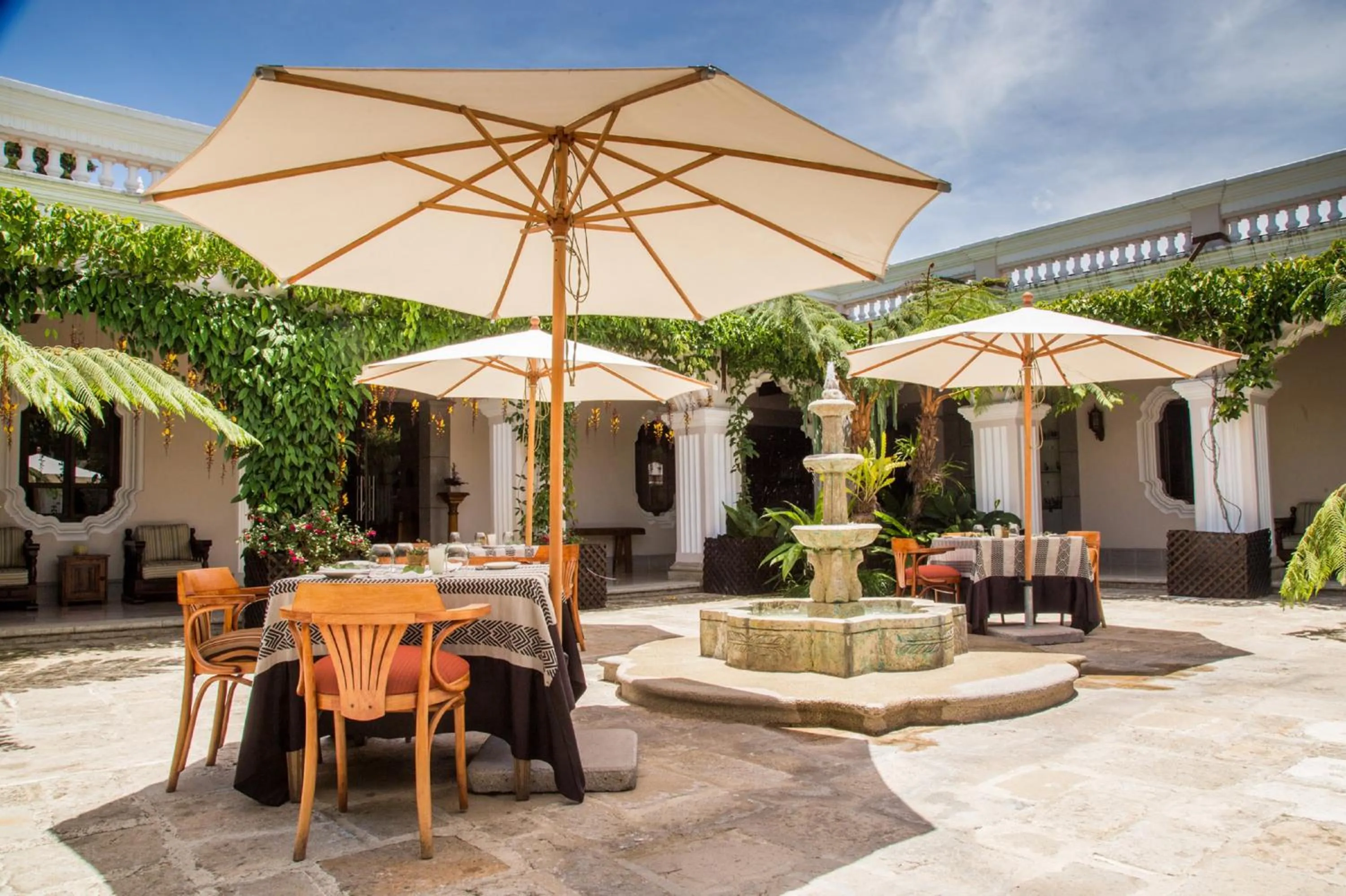 Restaurant/places to eat in Pensativo House Hotel