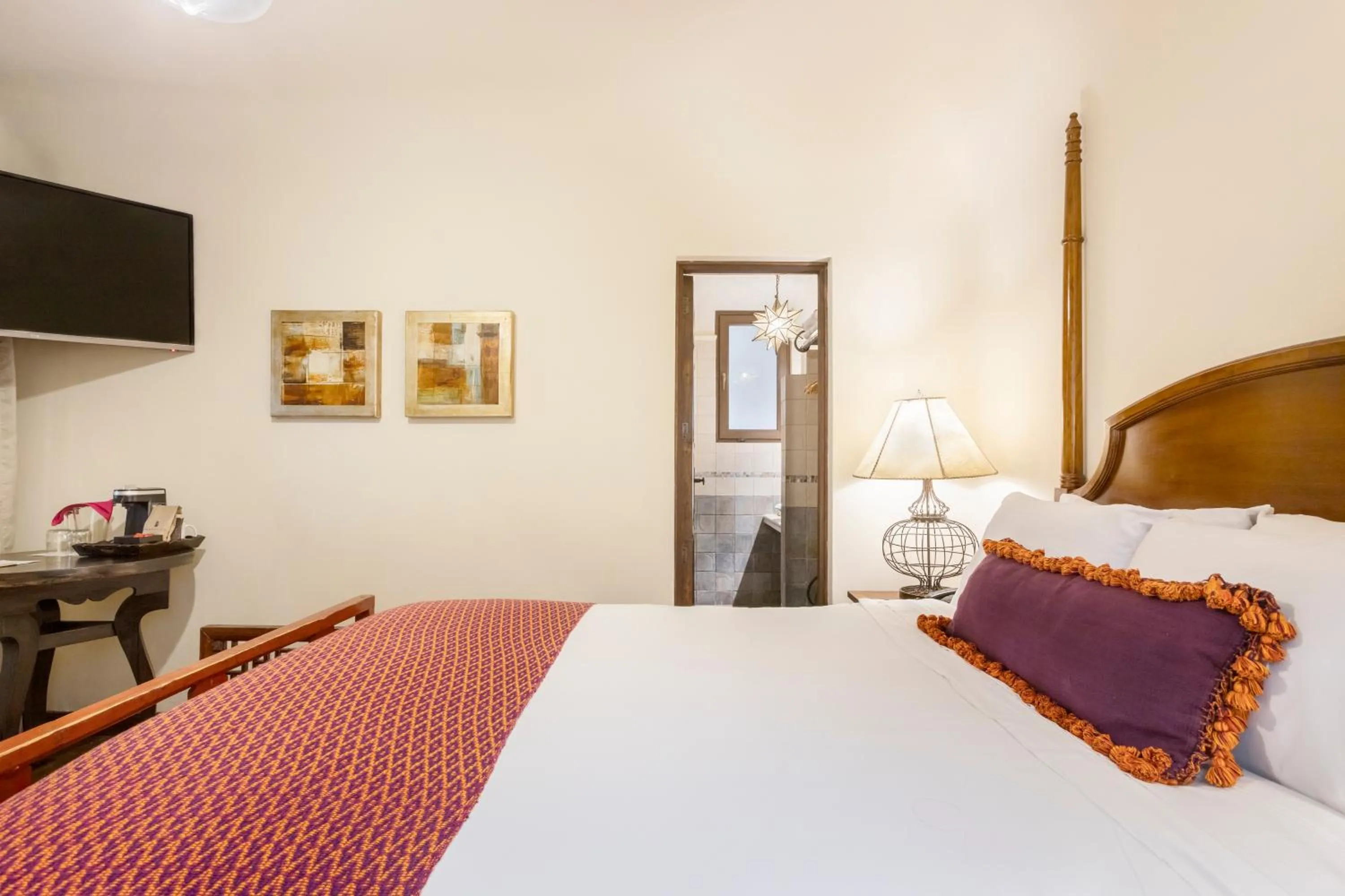 Bed in Pensativo House Hotel