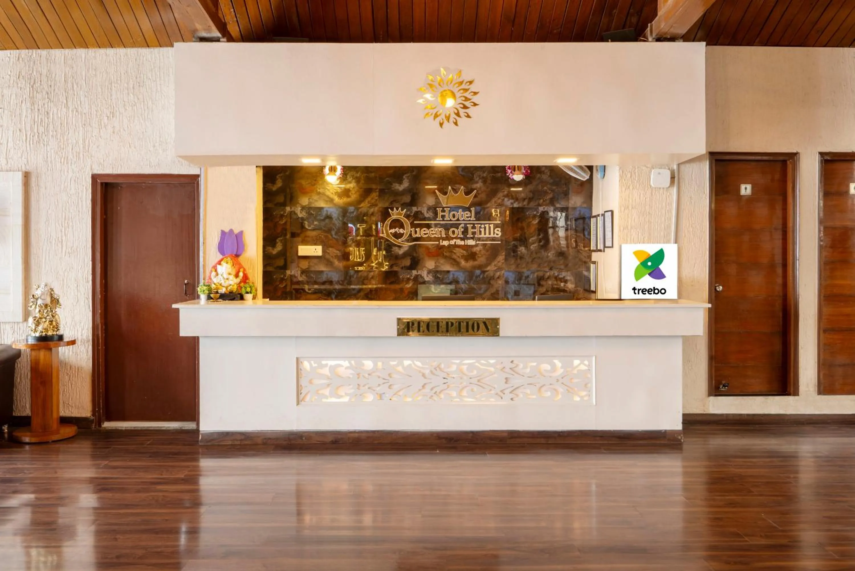 Lobby or reception in Treebo Premium Queens Of Hills Near Mall Road Area