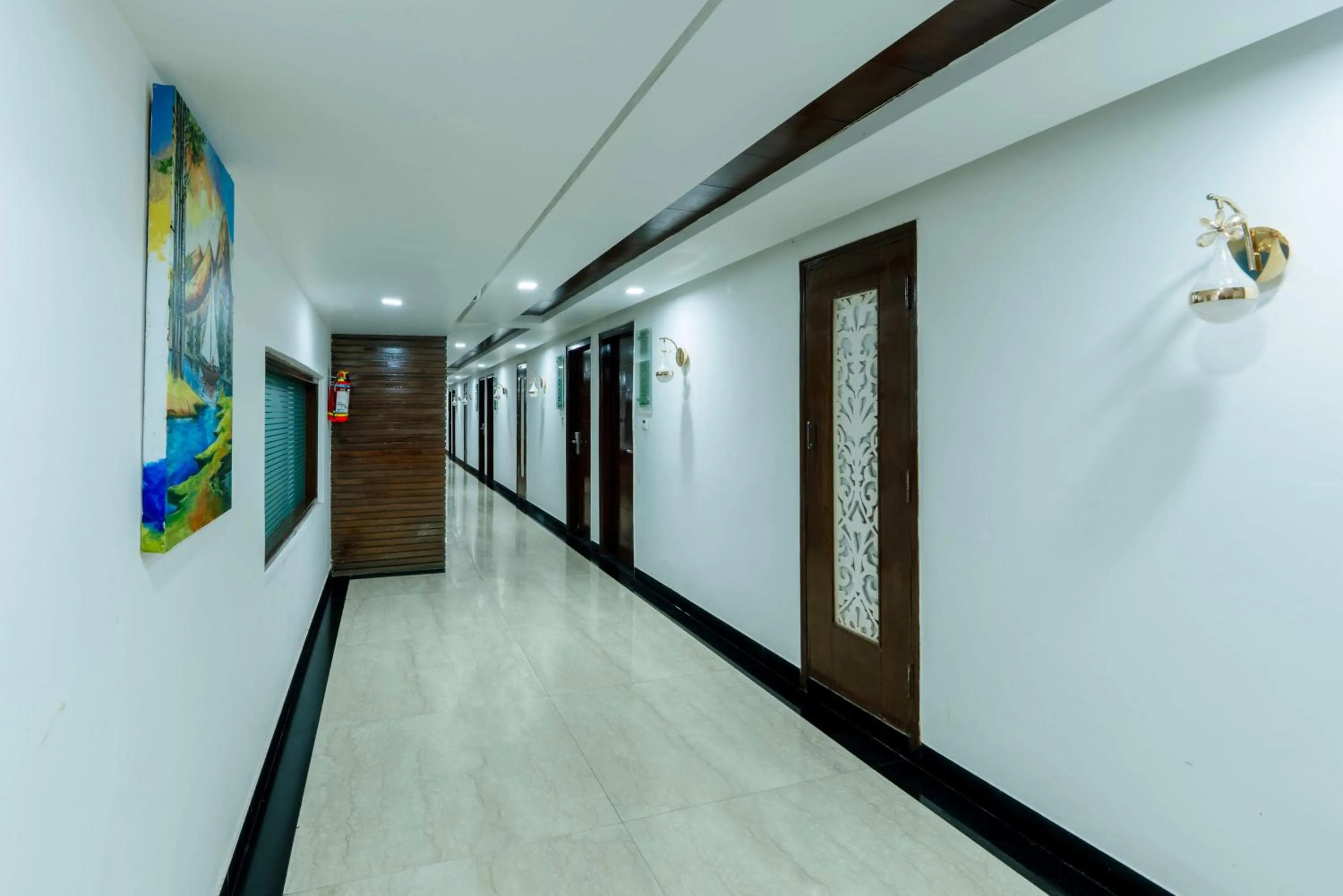 Lobby or reception in Treebo Premium Queens Of Hills Near Mall Road Area