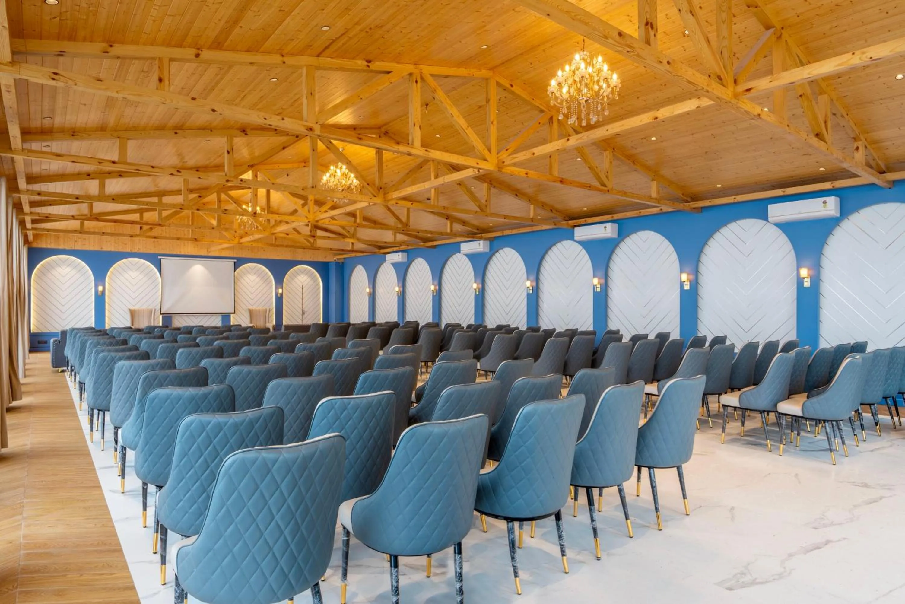 Banquet/Function facilities in Treebo Premium Queens Of Hills Near Mall Road Area