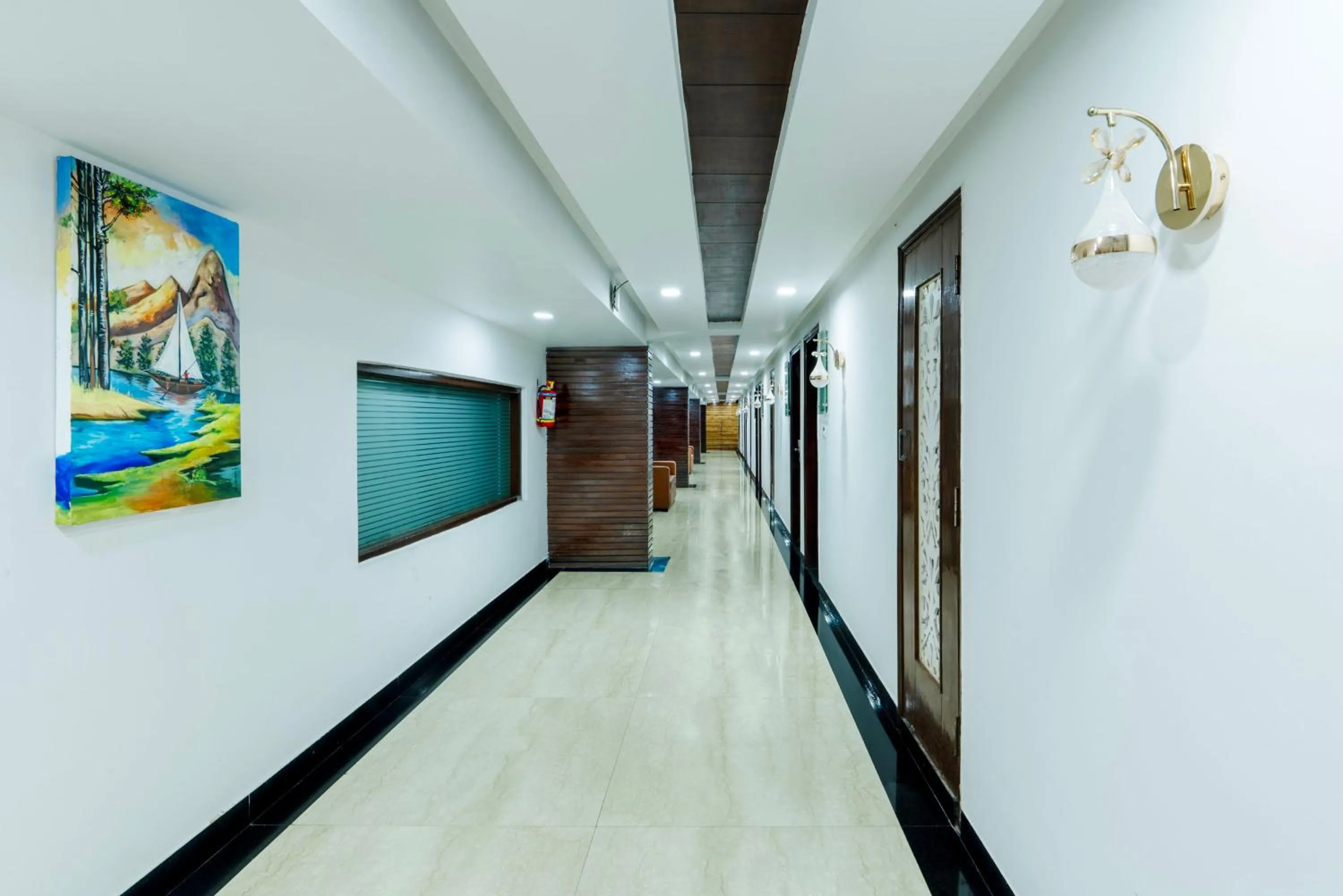 Lobby or reception in Treebo Premium Queens Of Hills Near Mall Road Area