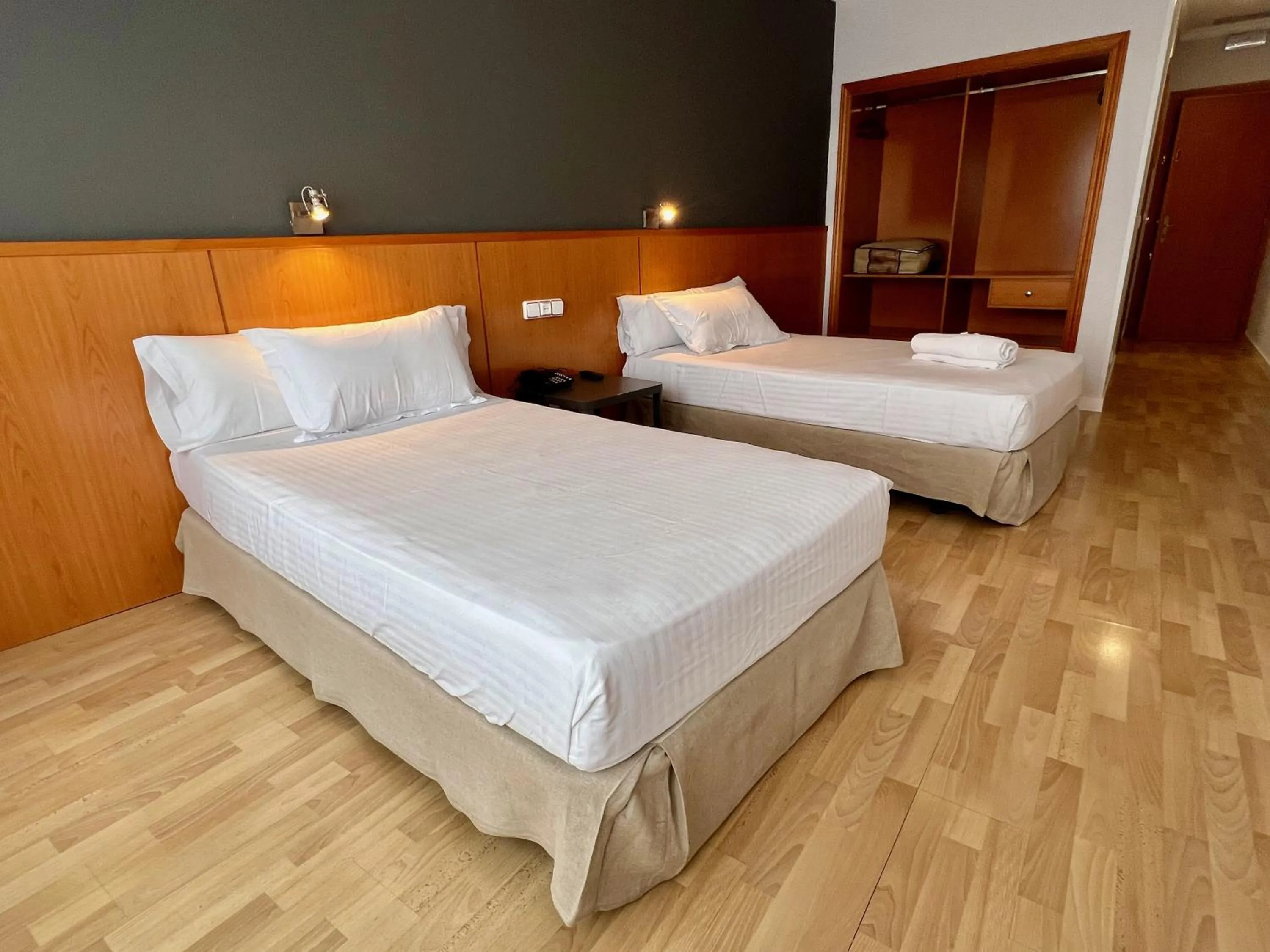 Photo of the whole room, Bed in AP Hotel Madrid Airport