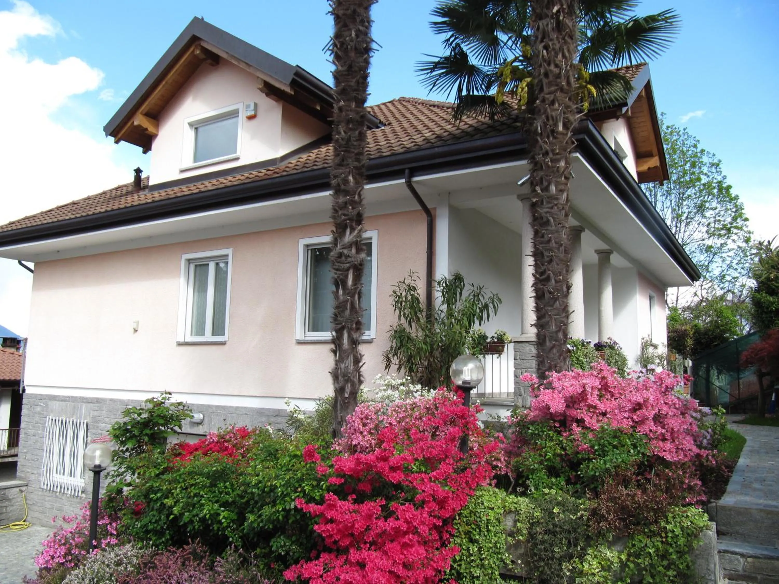 Property building in Ori Villa Oriana