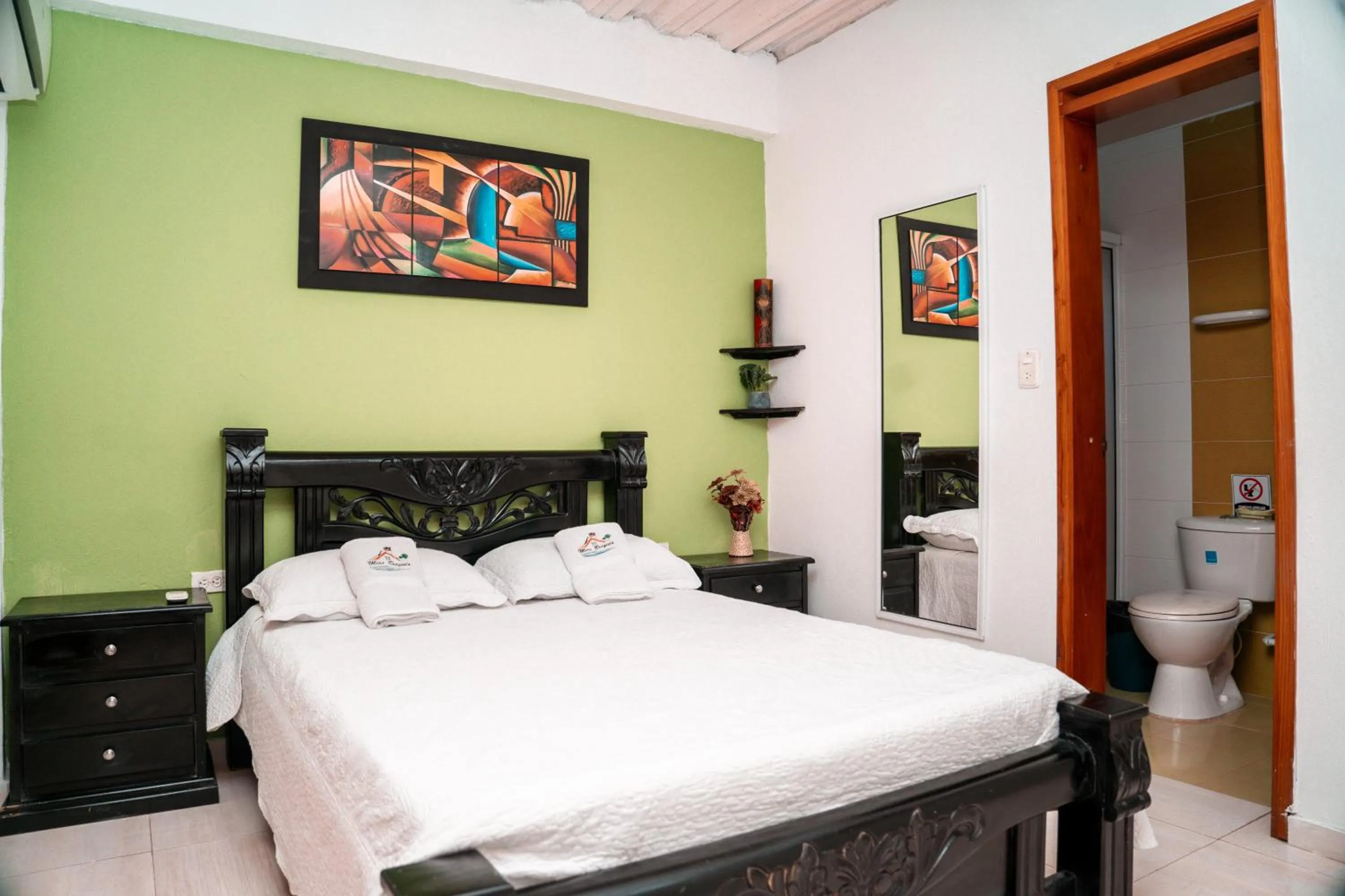 Bathroom, Bed in Apartamento Miss Brigida