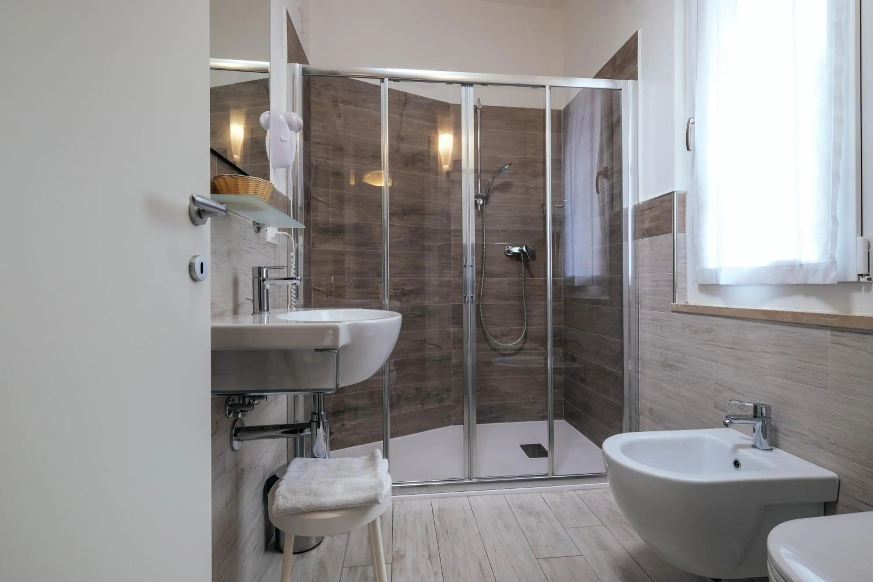 Shower in Hotel Firenze 3 Stelle Superior