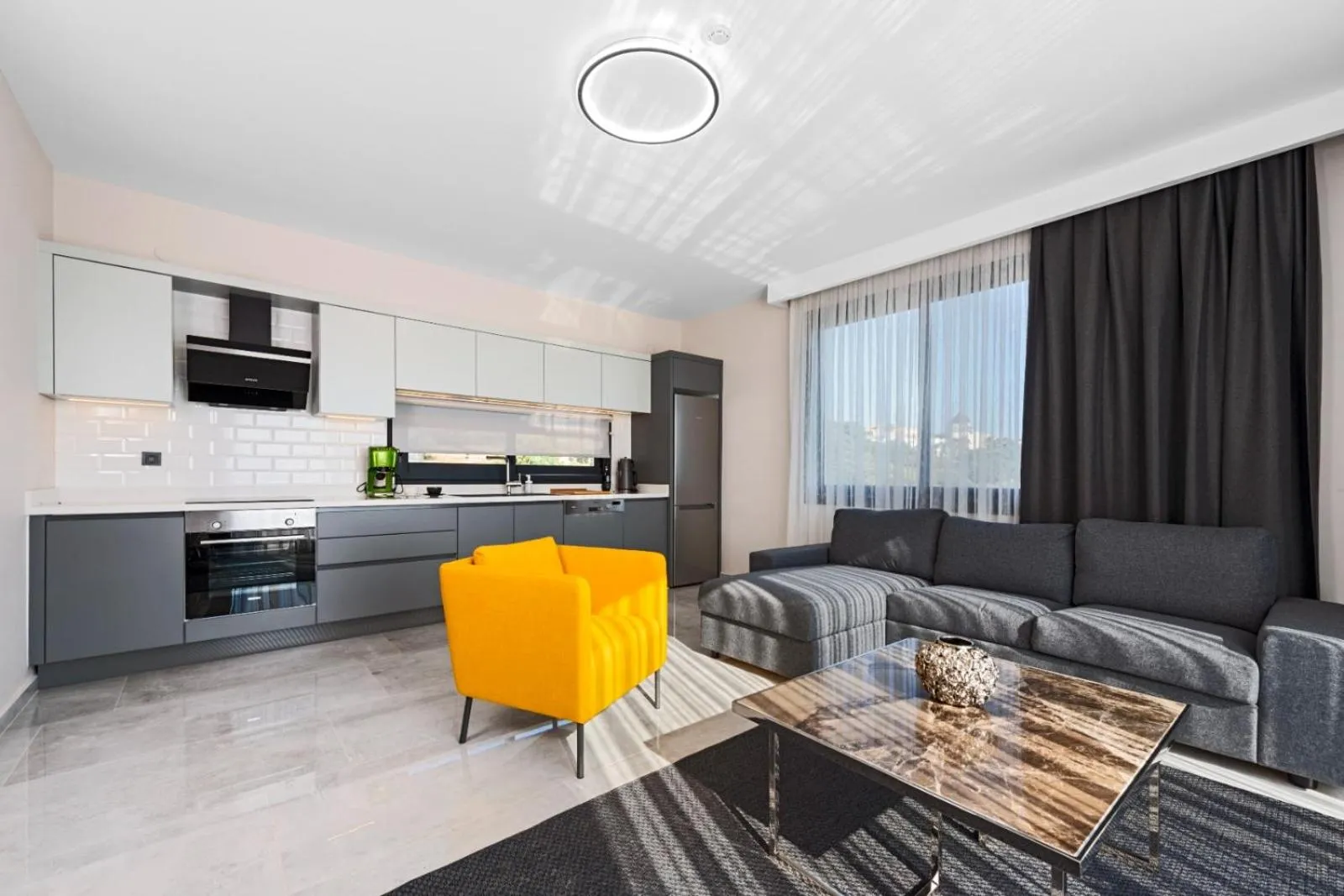 Kitchen or kitchenette in KADAGAN SUİTES AYASARANDA