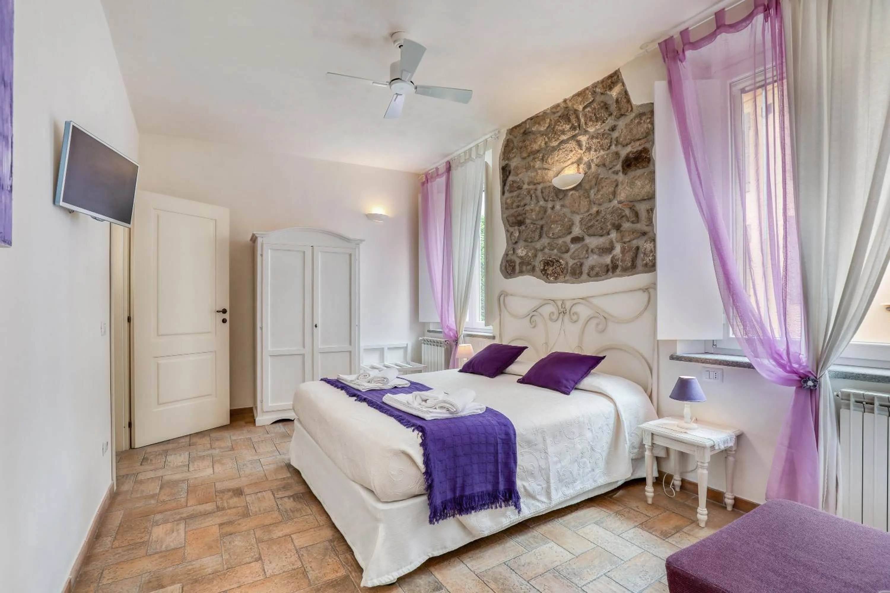 Bedroom, Bed in Viterbo Antica - centro storico