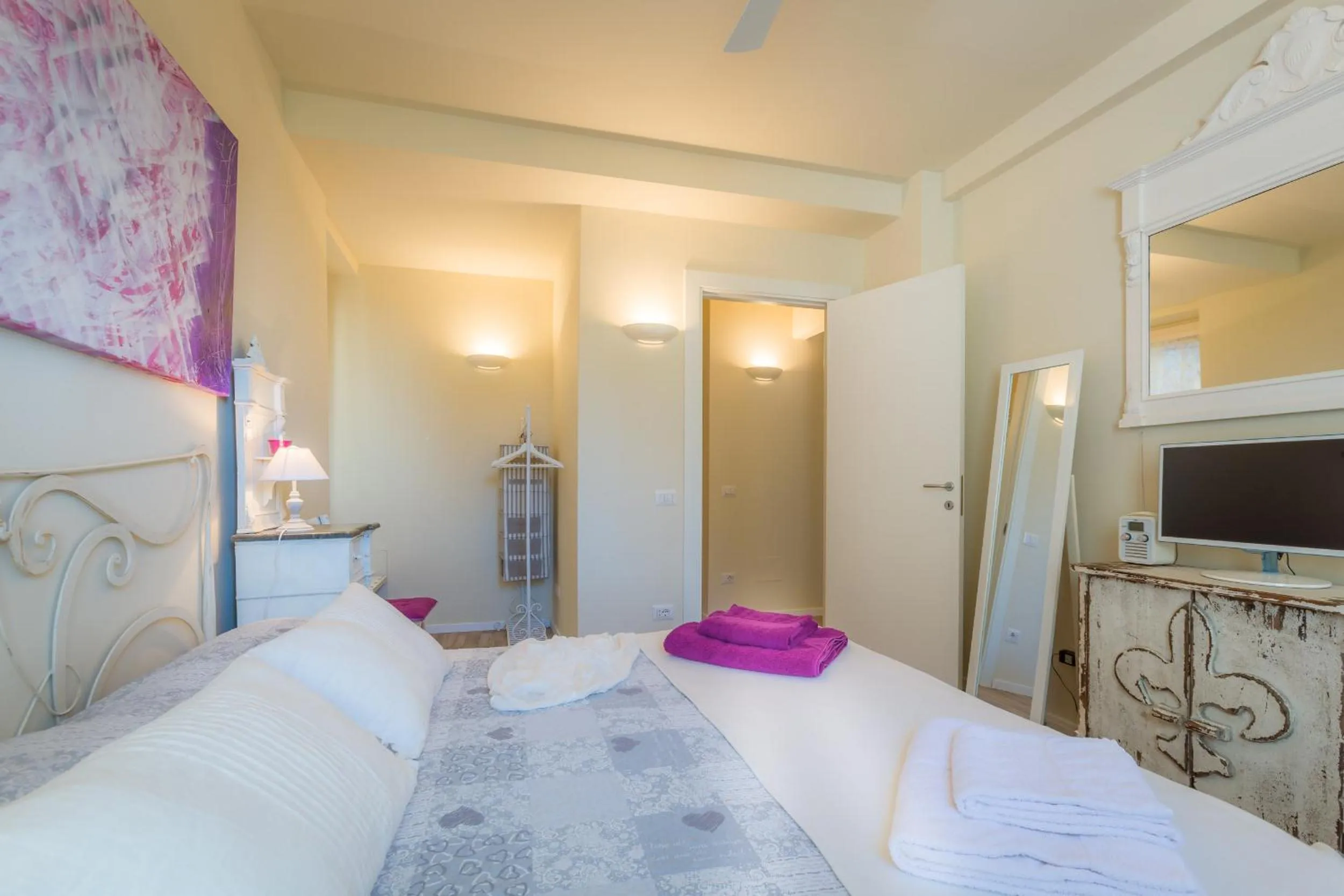 Photo of the whole room, Bed in Viterbo Antica - centro storico