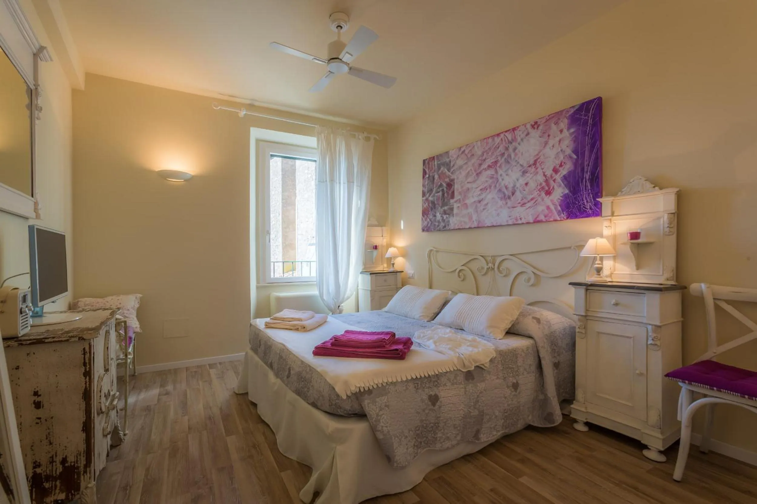 Photo of the whole room, Bed in Viterbo Antica - centro storico