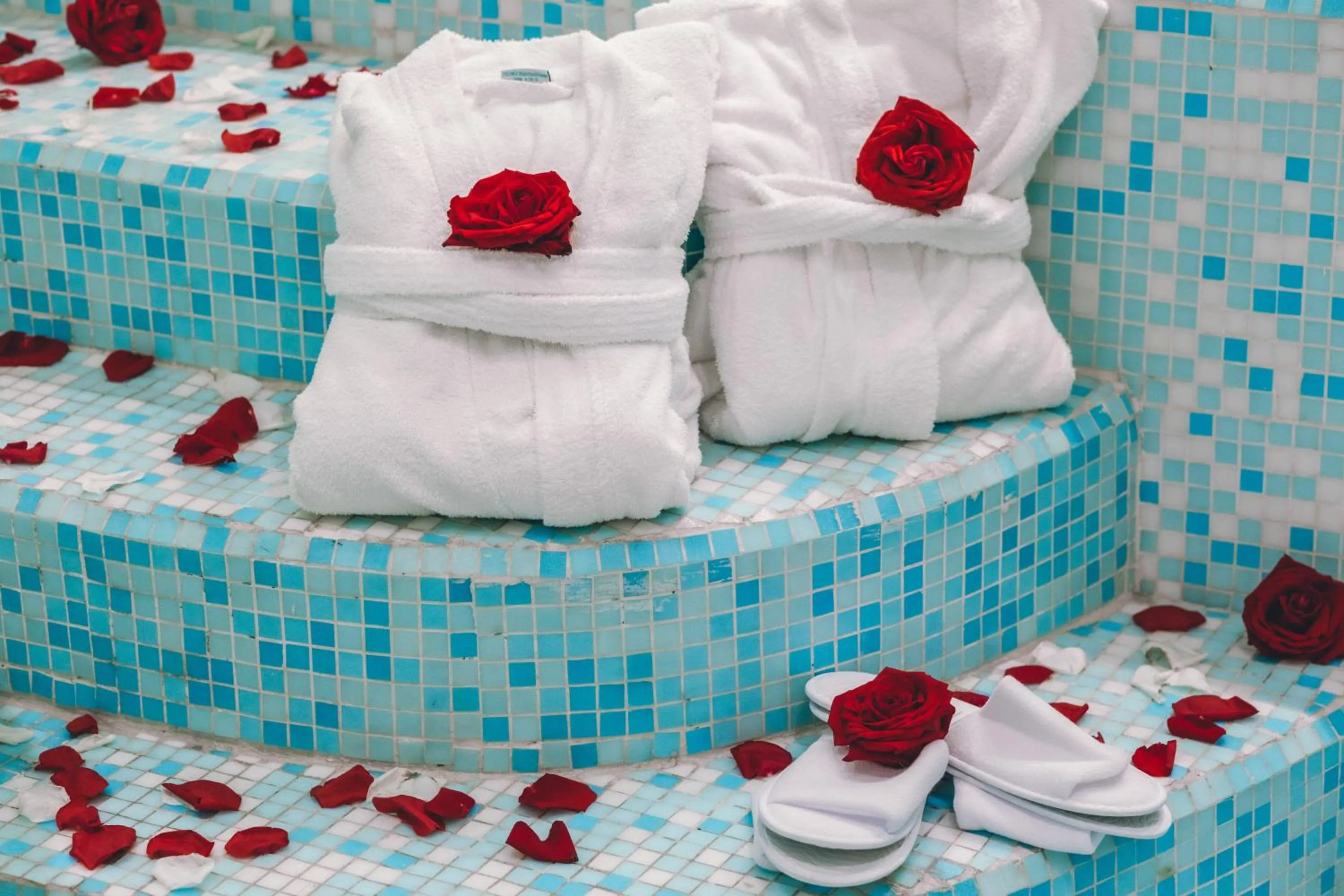 Swimming pool, Bed in Eveline Portosole Hotel