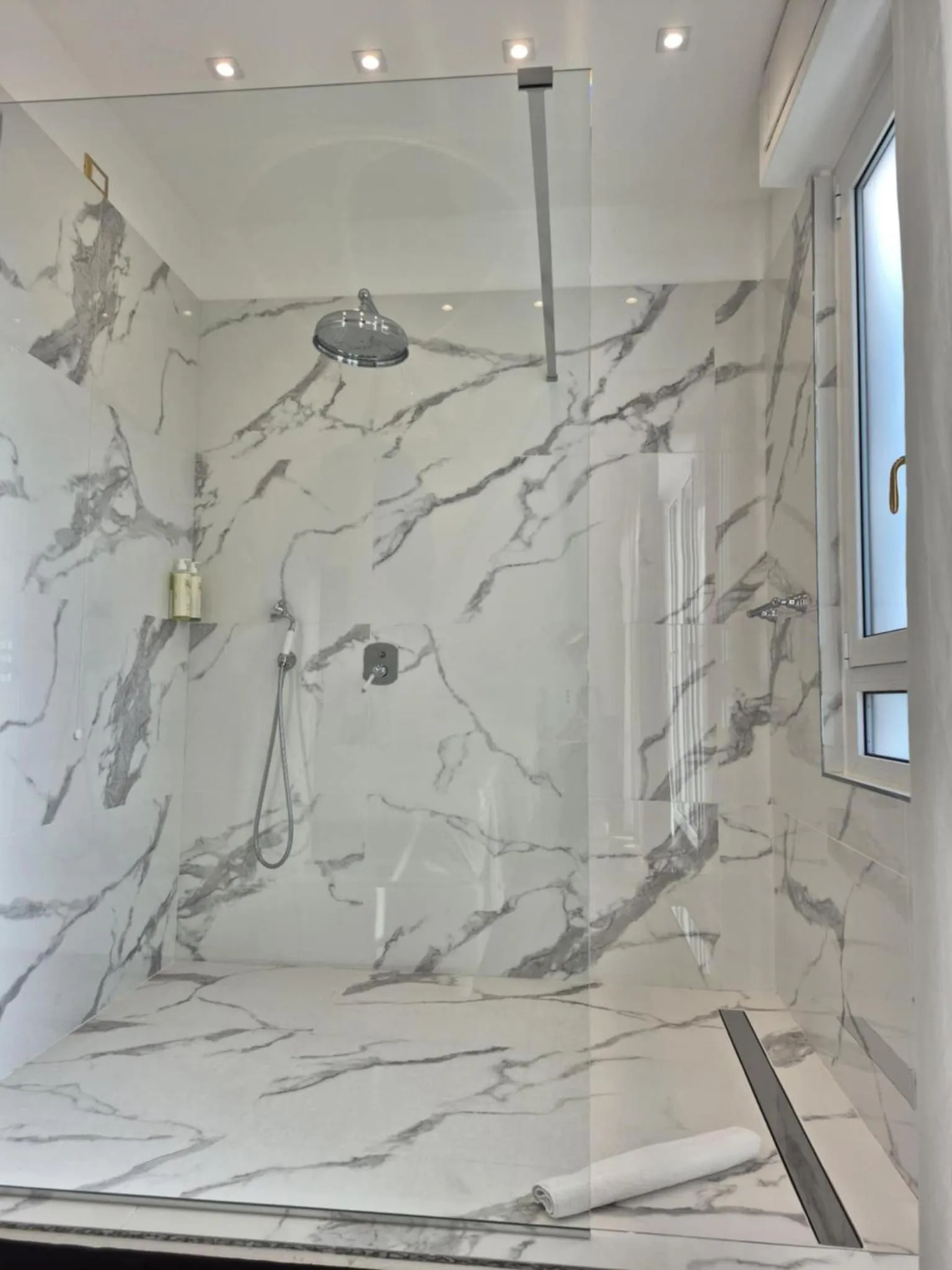 Shower in Eveline Portosole Hotel