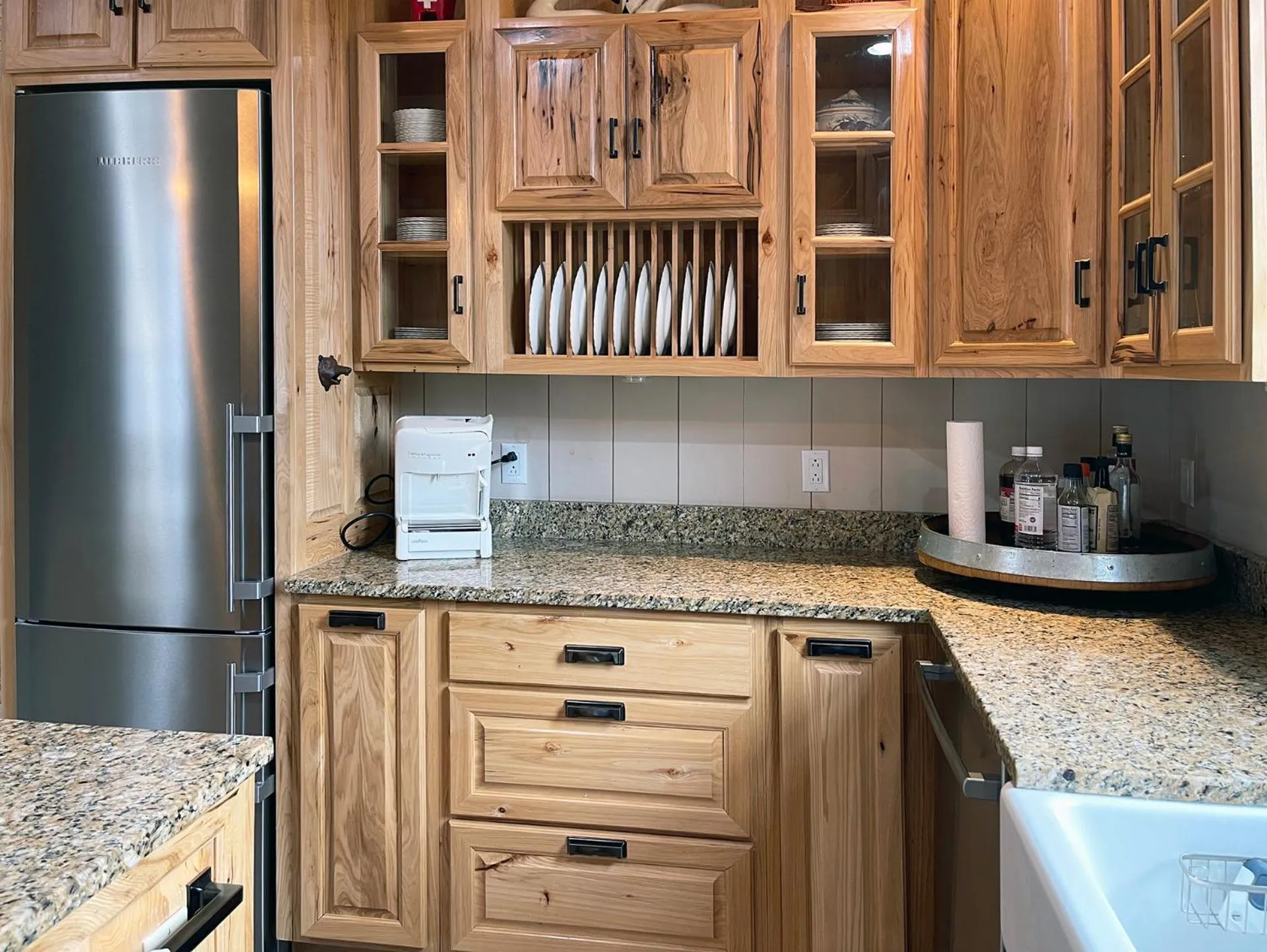 Kitchen or kitchenette in High Peaks Chalet