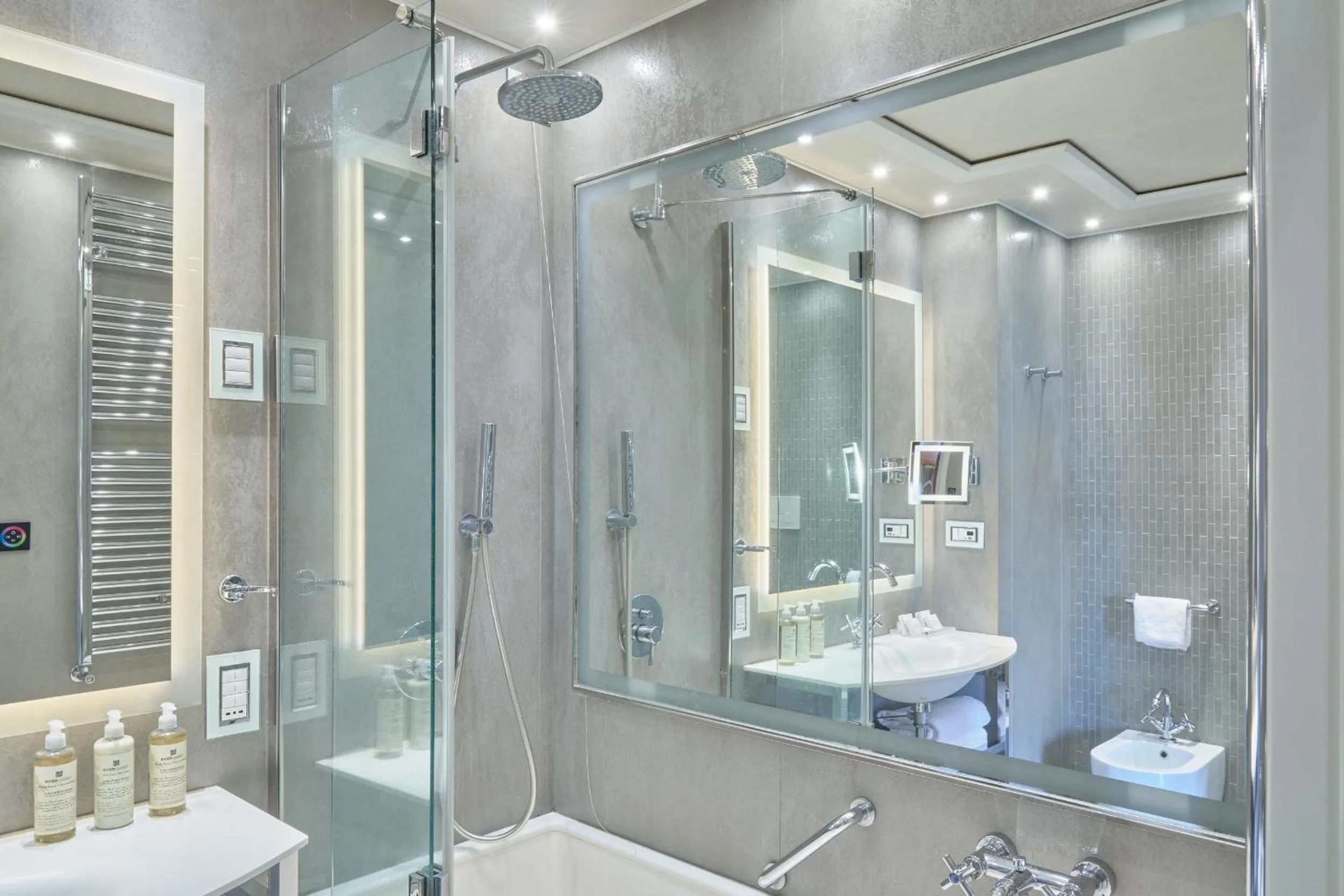 Bathroom in Hotel Santa Chiara