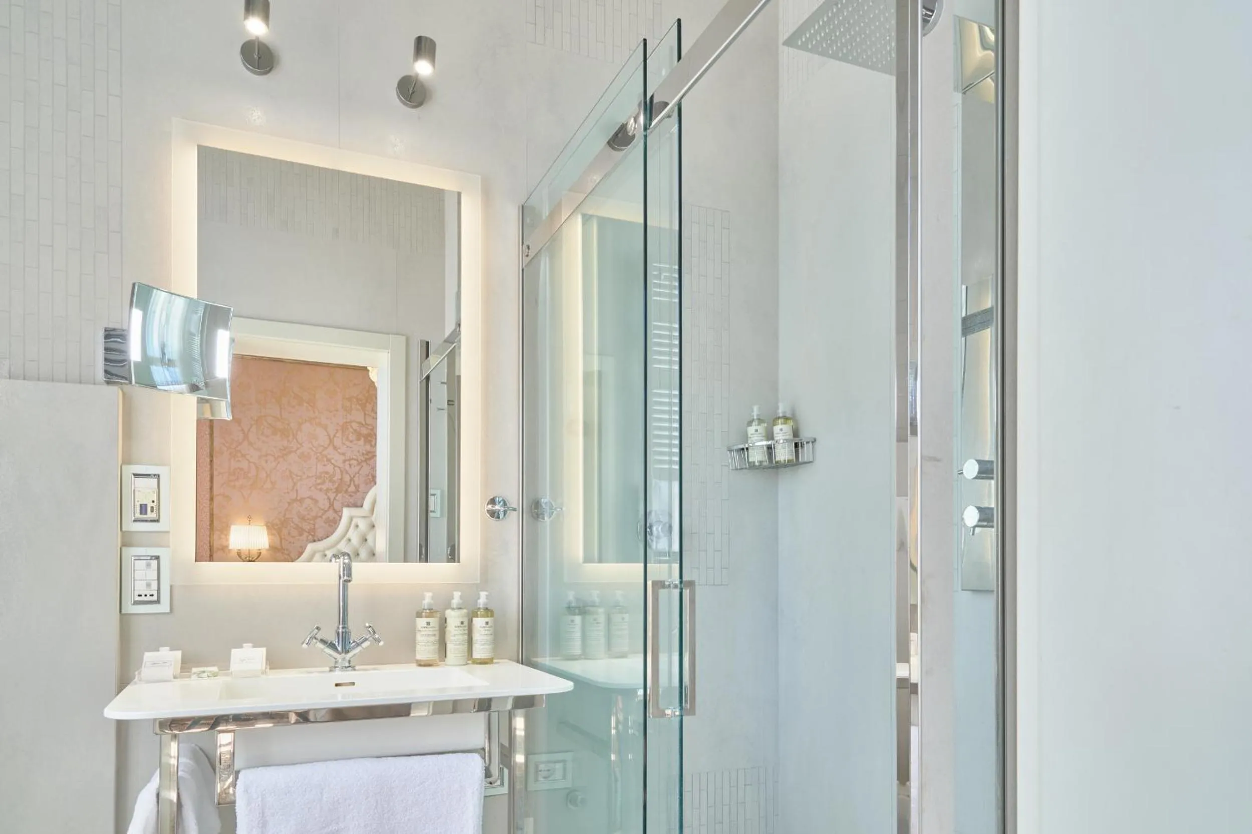 Bathroom in Hotel Santa Chiara