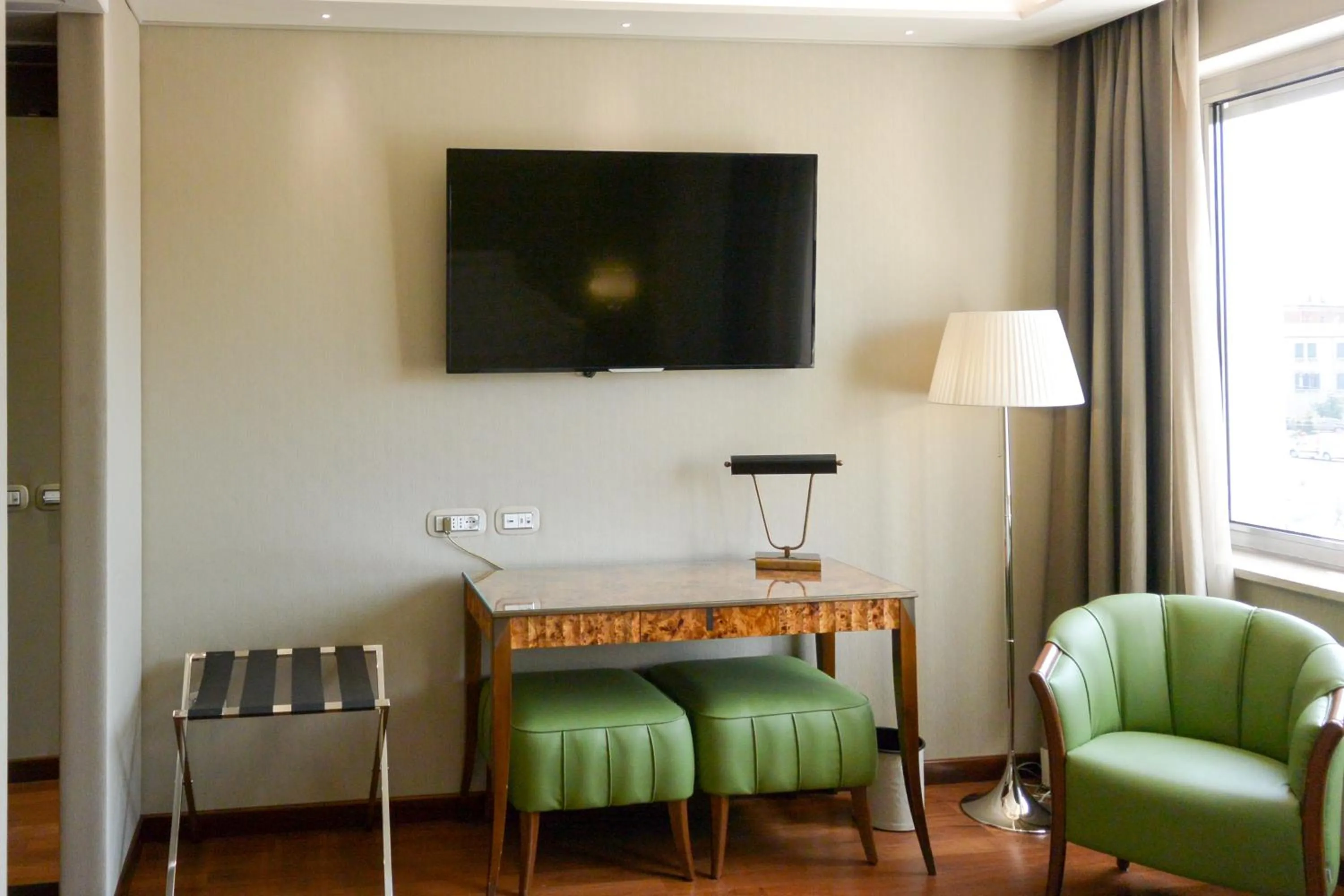 TV and multimedia in Hotel Santa Chiara