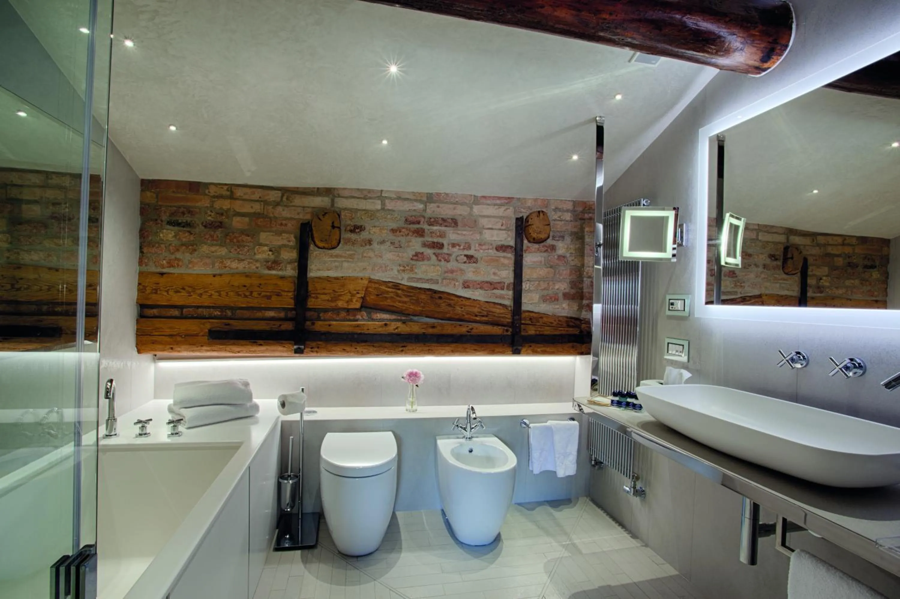 Bathroom in Hotel Santa Chiara