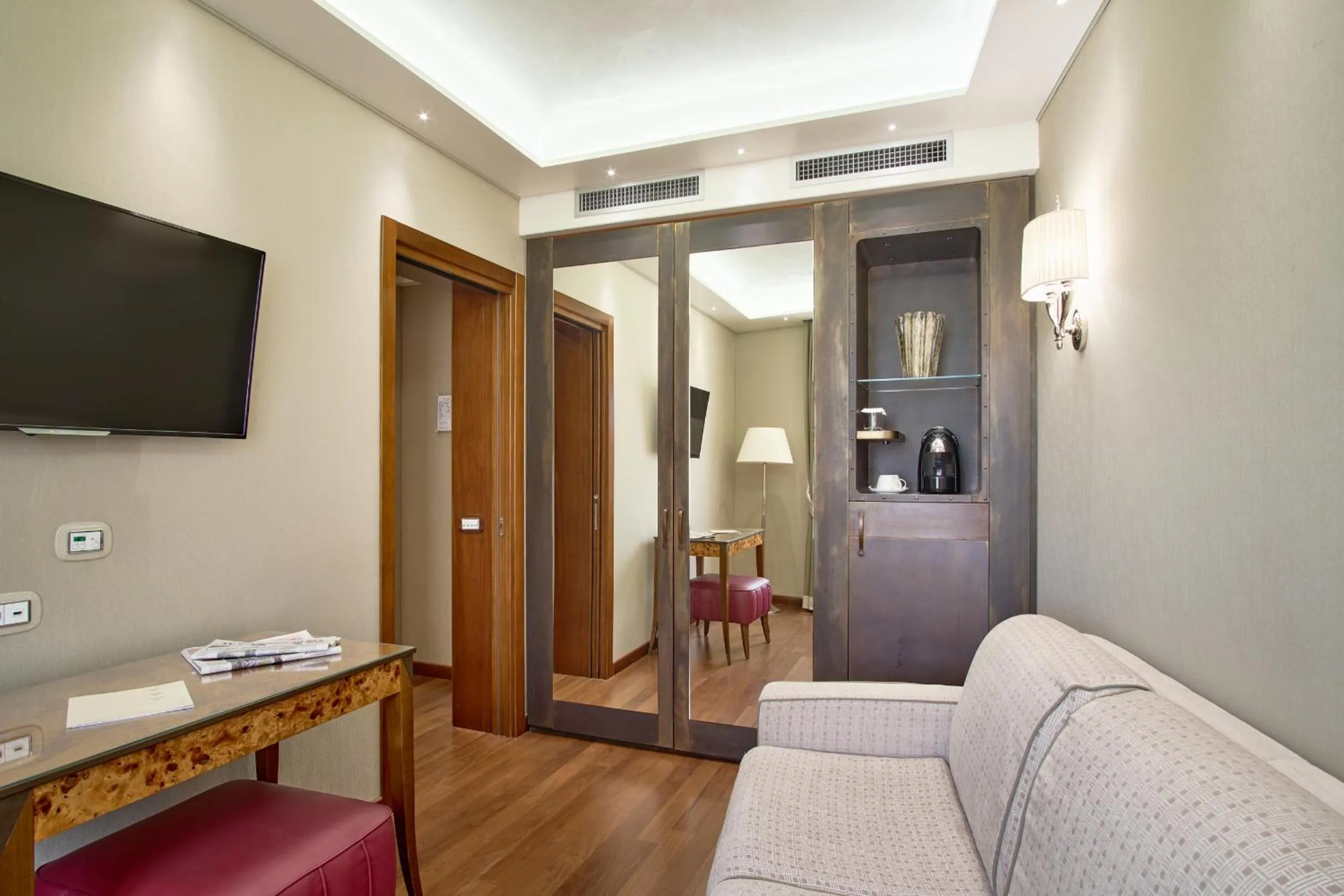 Bedroom in Hotel Santa Chiara