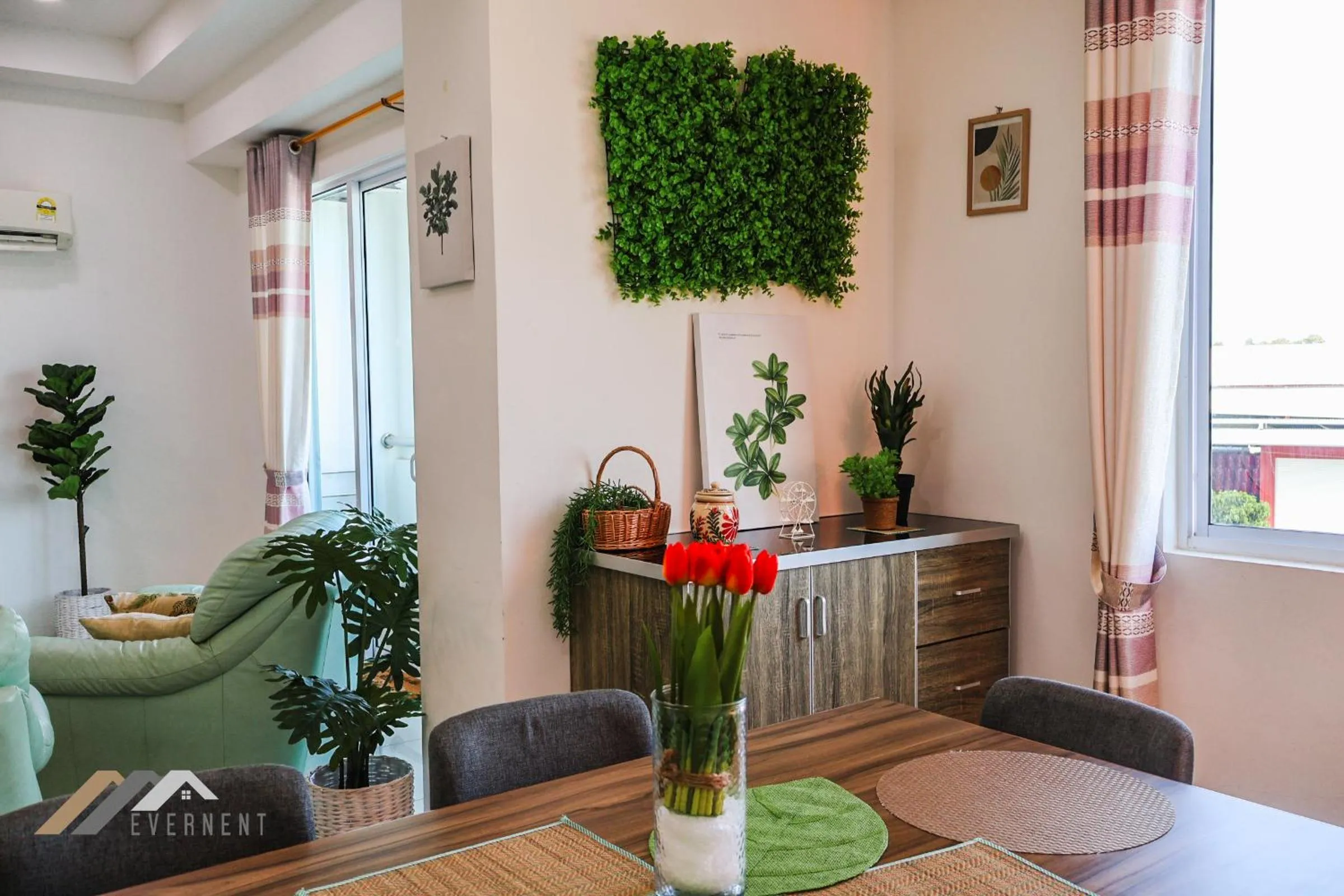 Living room in Serene Heights by Evernent