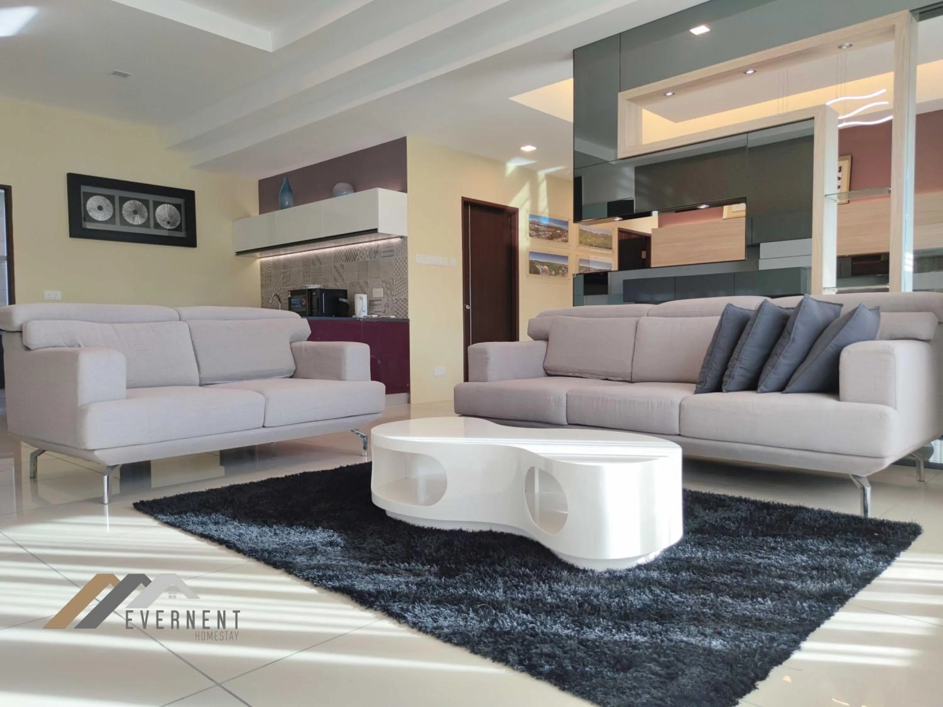 Living room in Serene Heights by Evernent