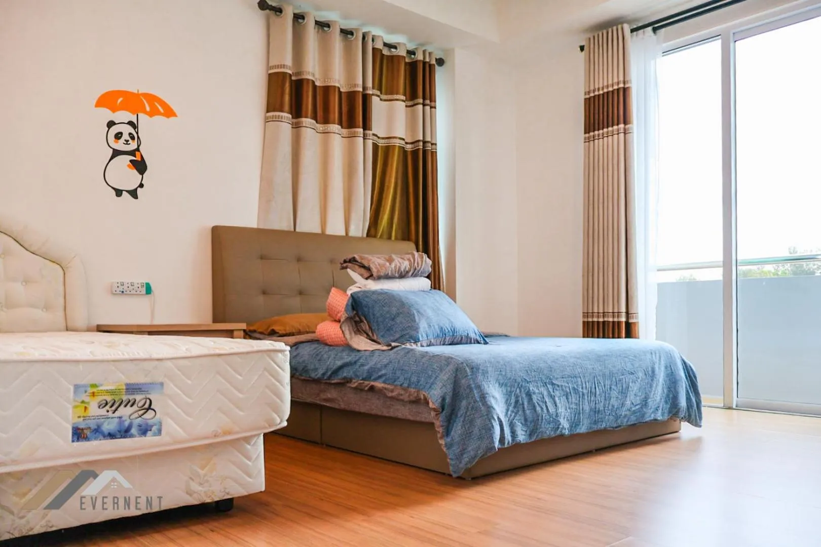 Bedroom, Bed in Serene Heights by Evernent