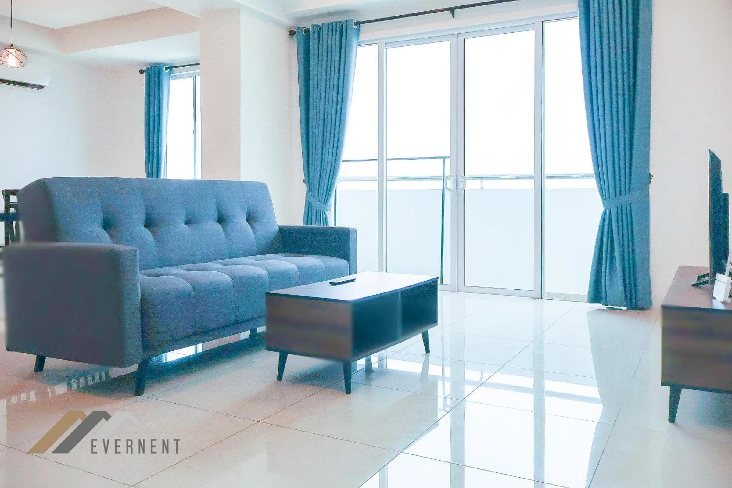 Living room in Serene Heights by Evernent