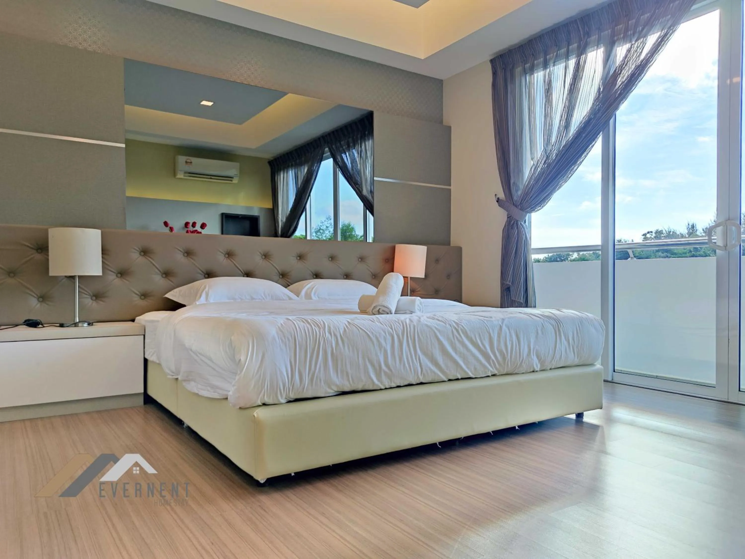 Bedroom, Bed in Serene Heights by Evernent