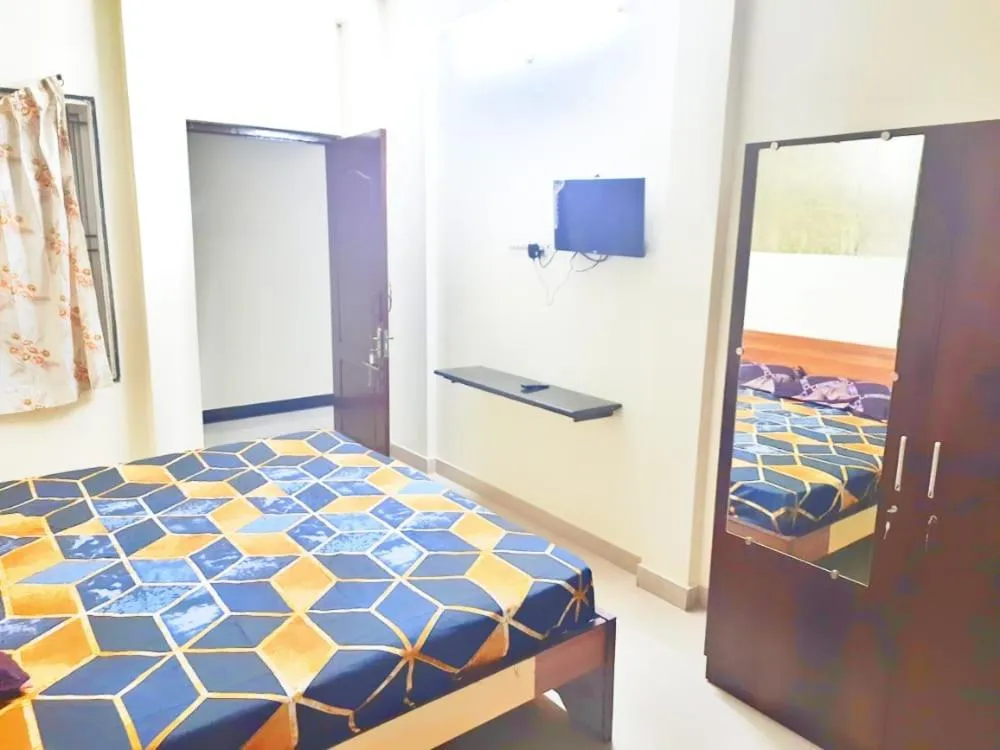 Bed in HOTEL ROYAL PARADISE