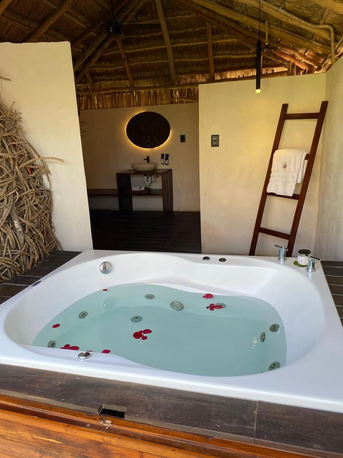 Deluxe Double Room with Bath in Casa Ku Hotel - Adults Only