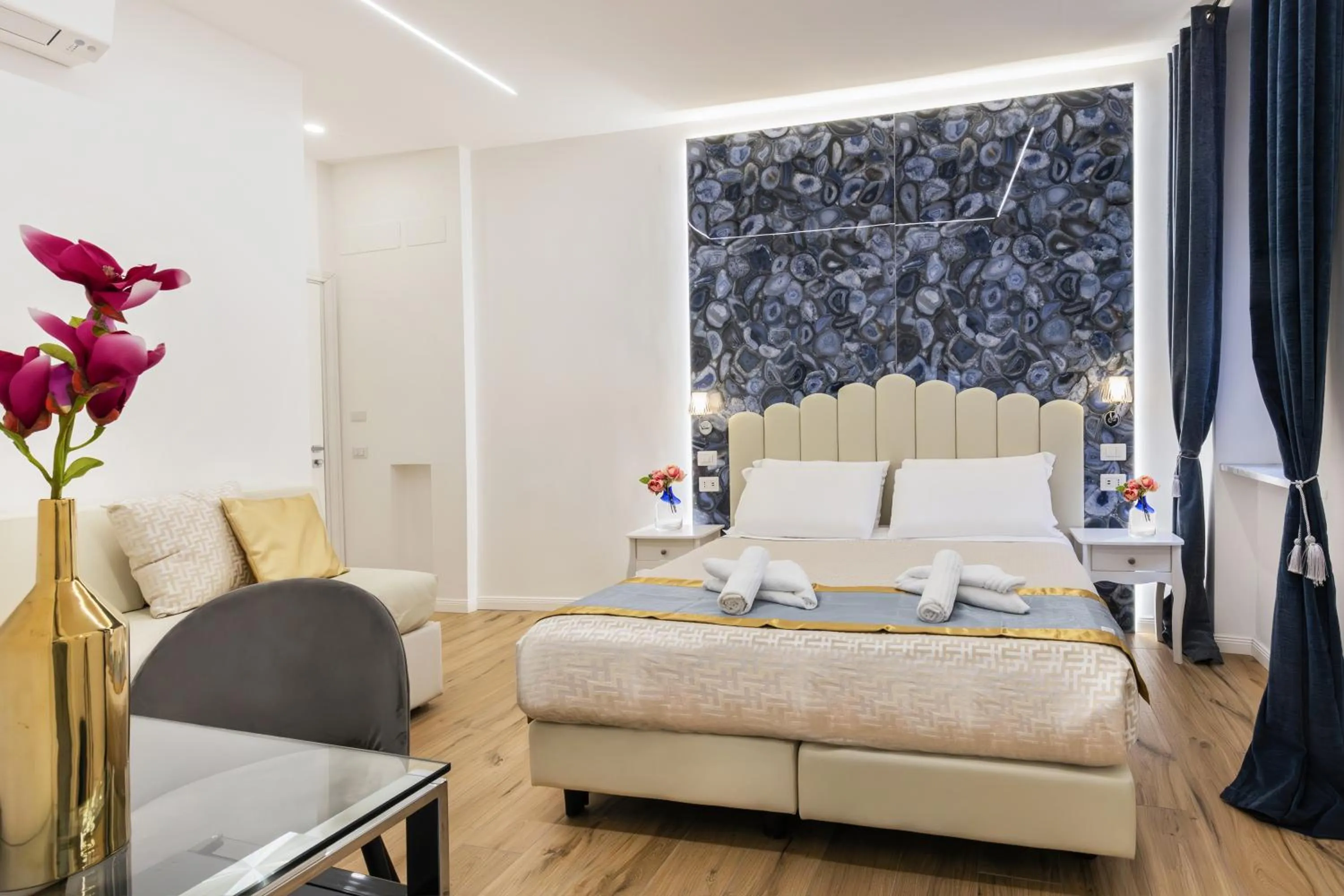 Bed in Navona Central Relais