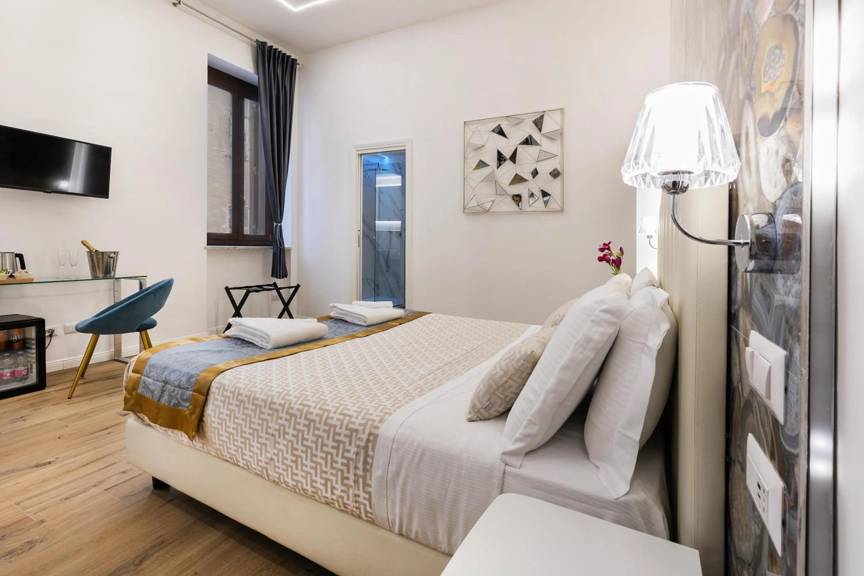 Bed in Navona Central Relais