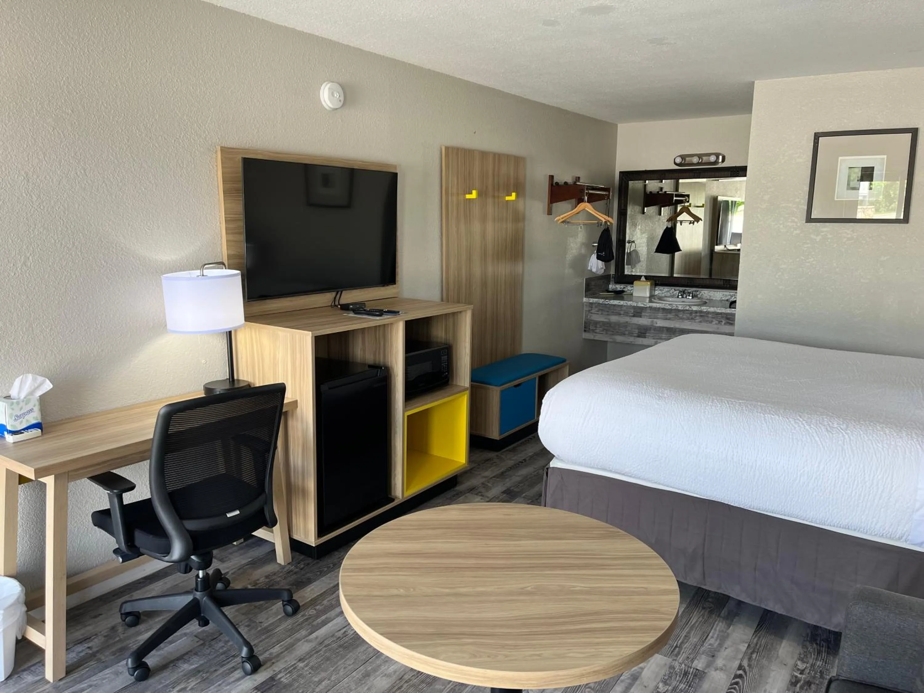 TV and multimedia, Bed in Days Inn by Wyndham Branson Ozarks