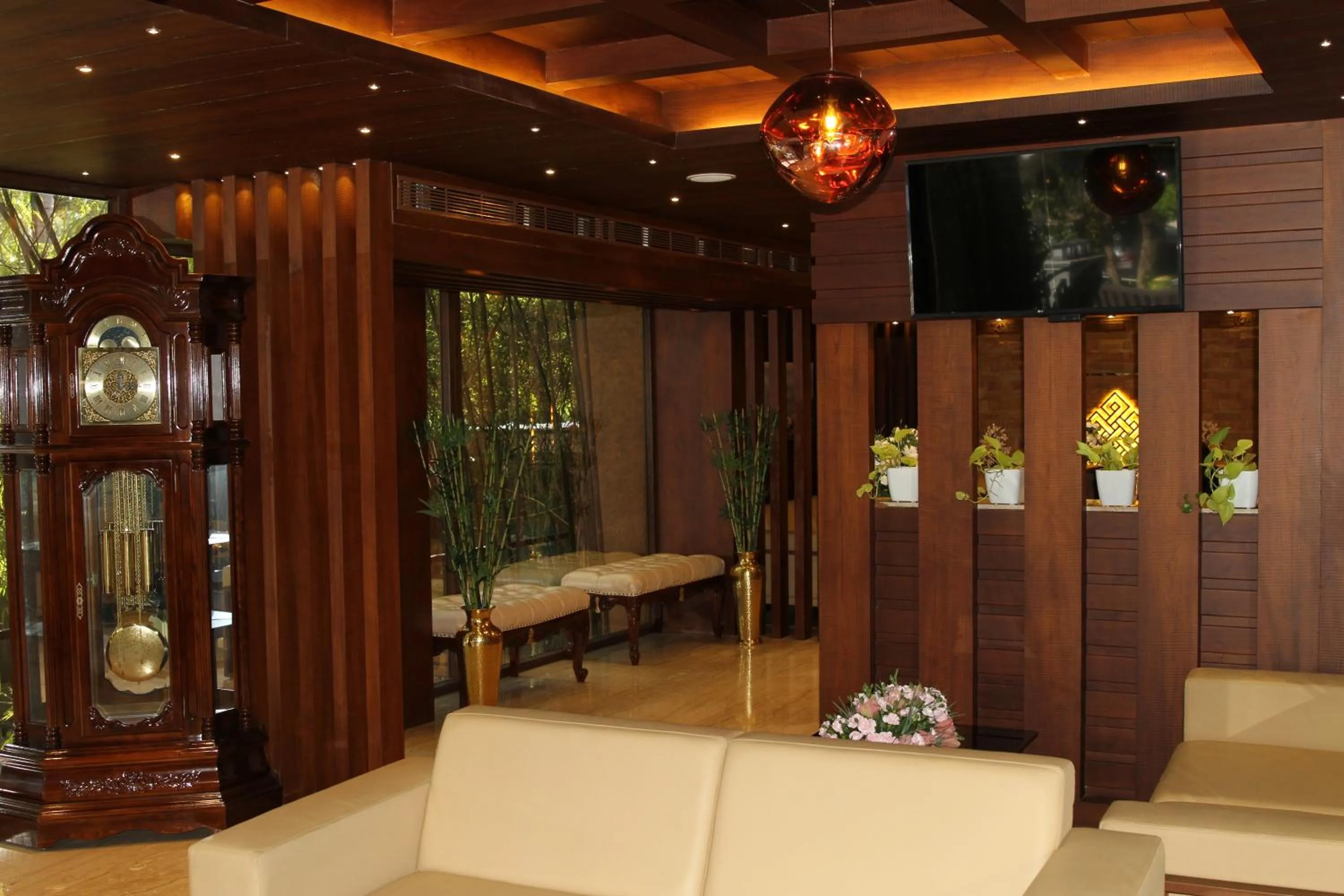 Lobby or reception in Retrieve Health & Wellness